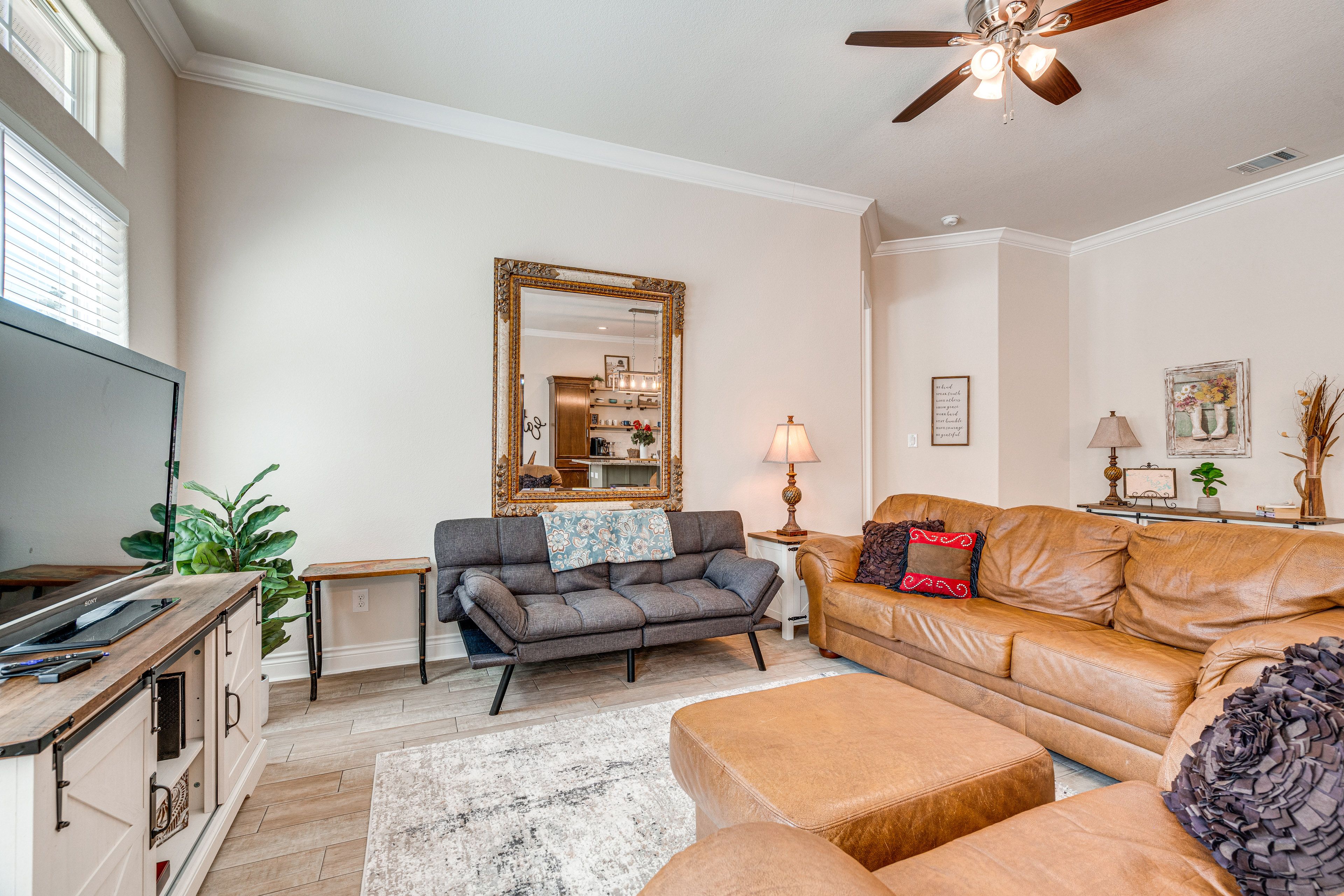 Living Room | Smart TV | Twin Futon | Central Air Conditioning & Heating