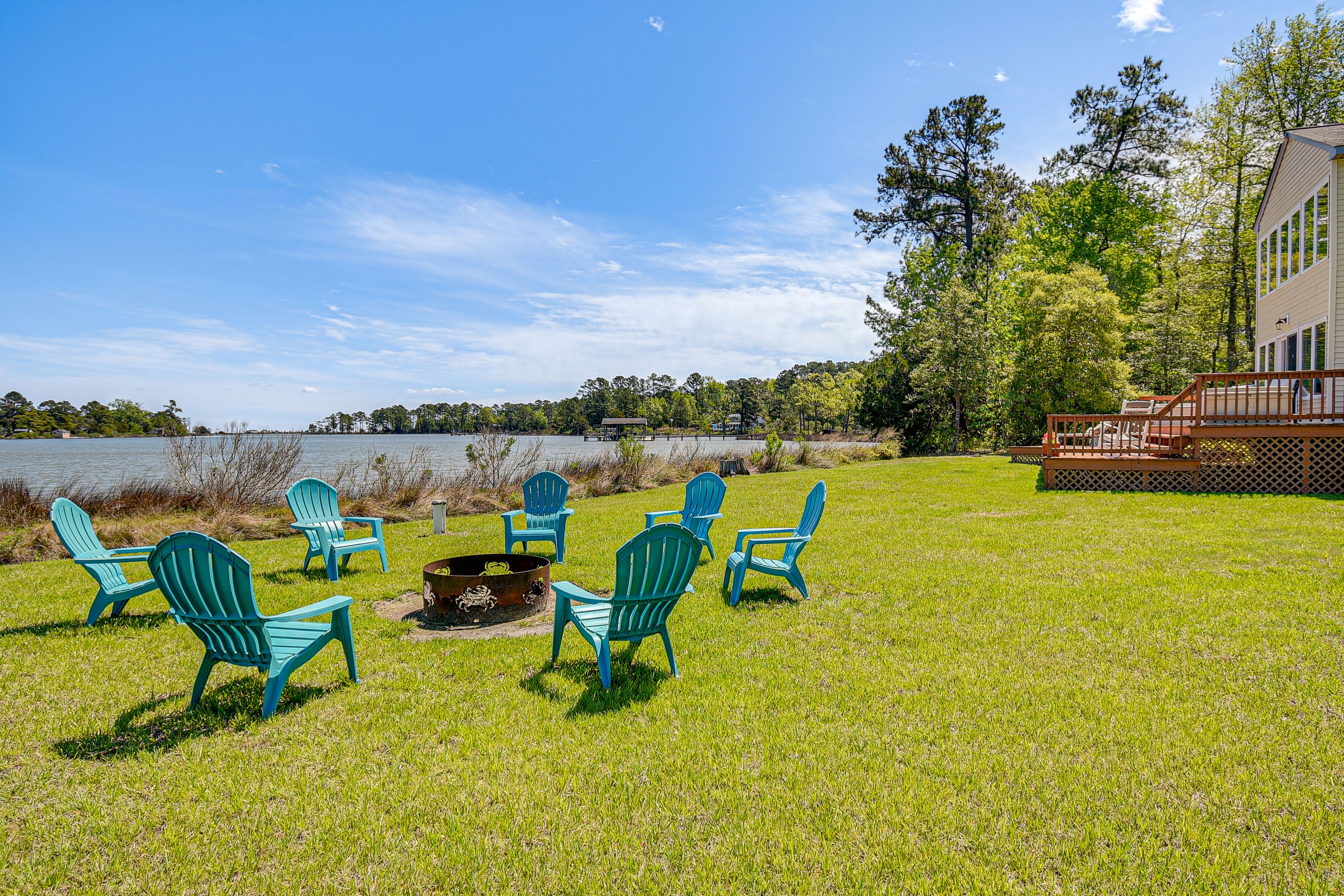 Fire Pit | Outdoor Seating