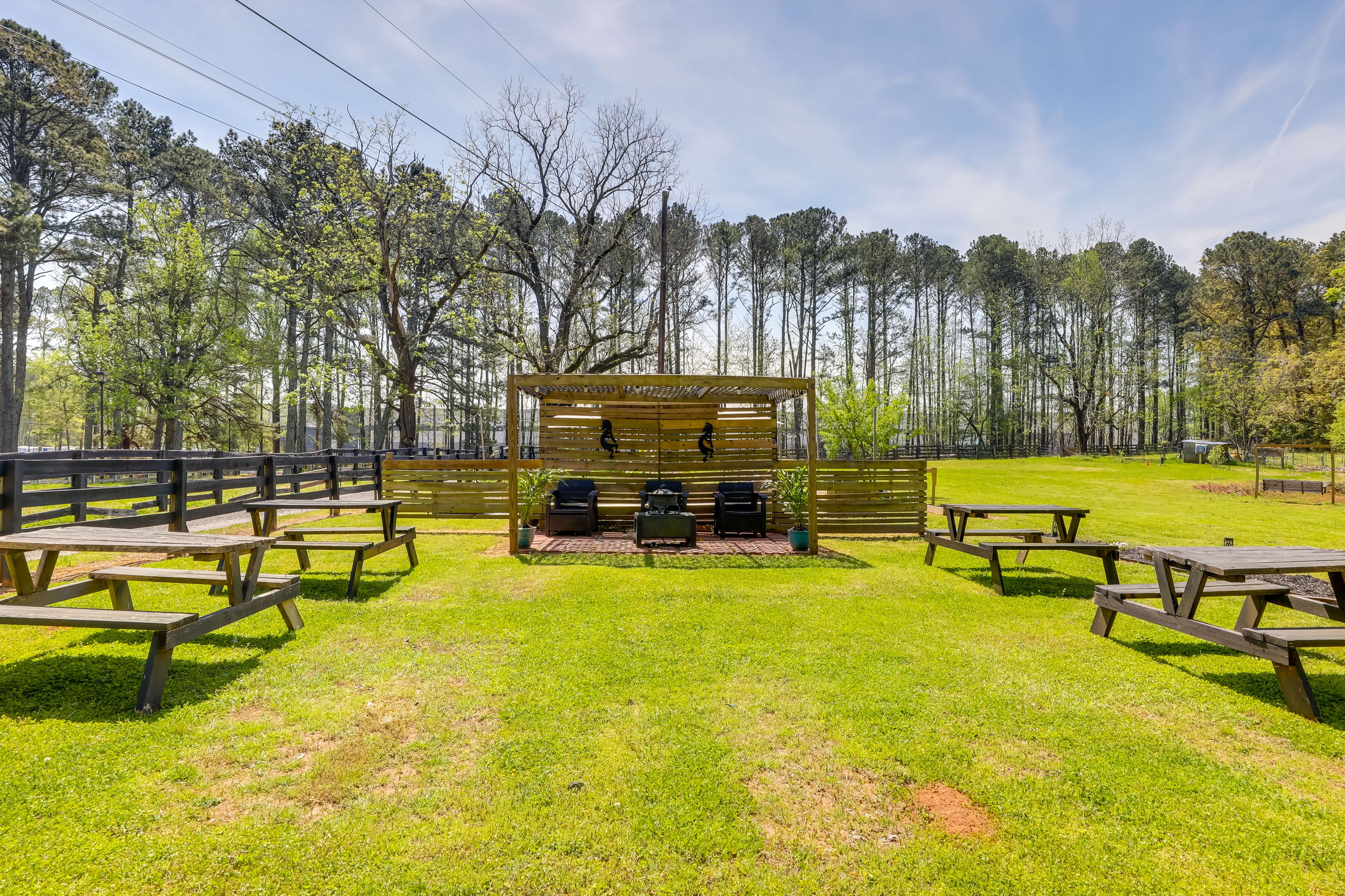 Shared Amenities | Picnic Area | Wood-Burning Fire Pit