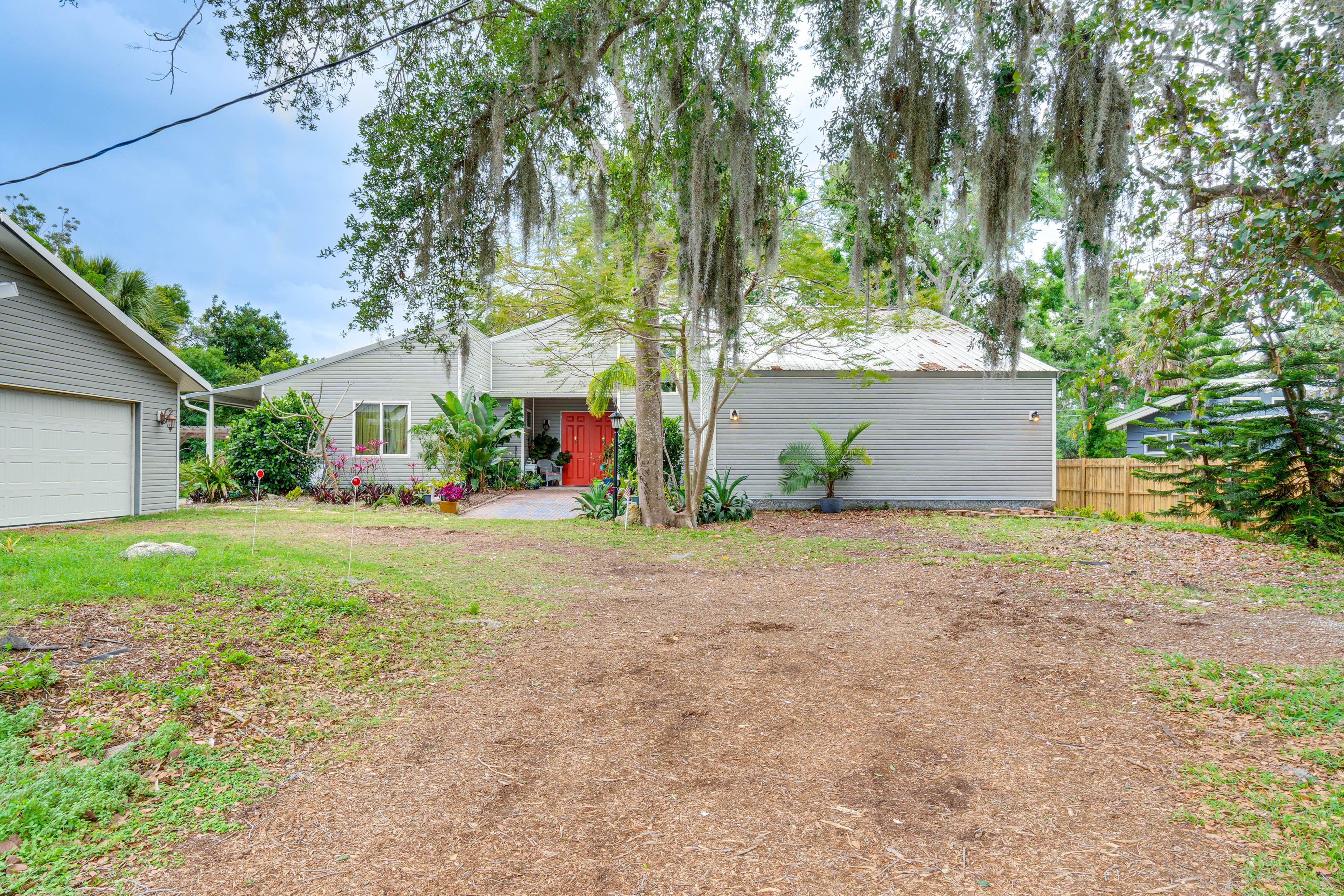 Exterior | Parking | Driveway (1 Vehicle)