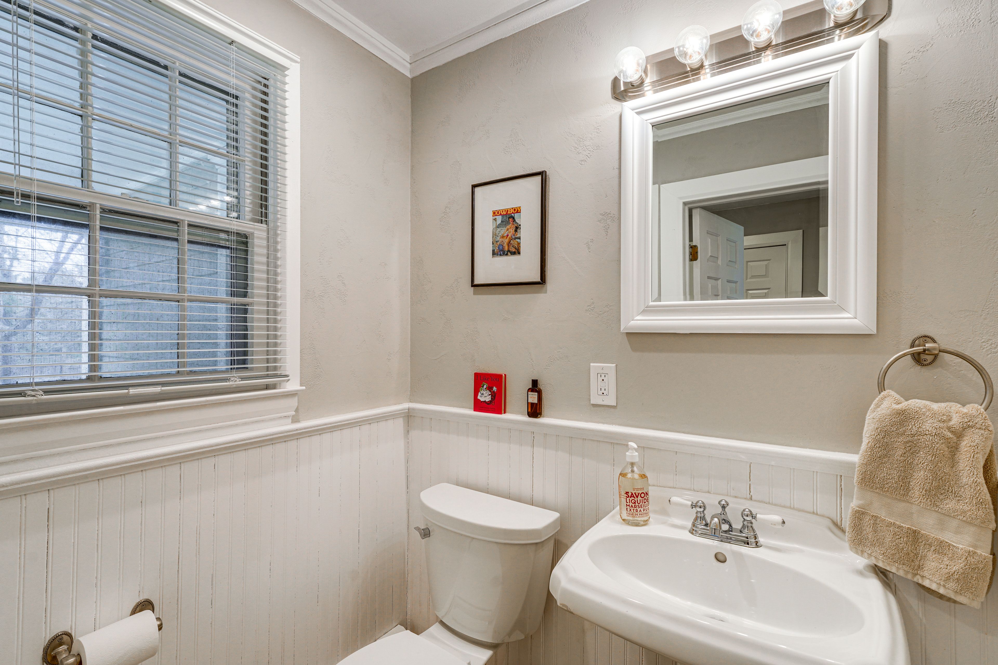 Half Bathroom | 1st Floor | Complimentary Toiletries