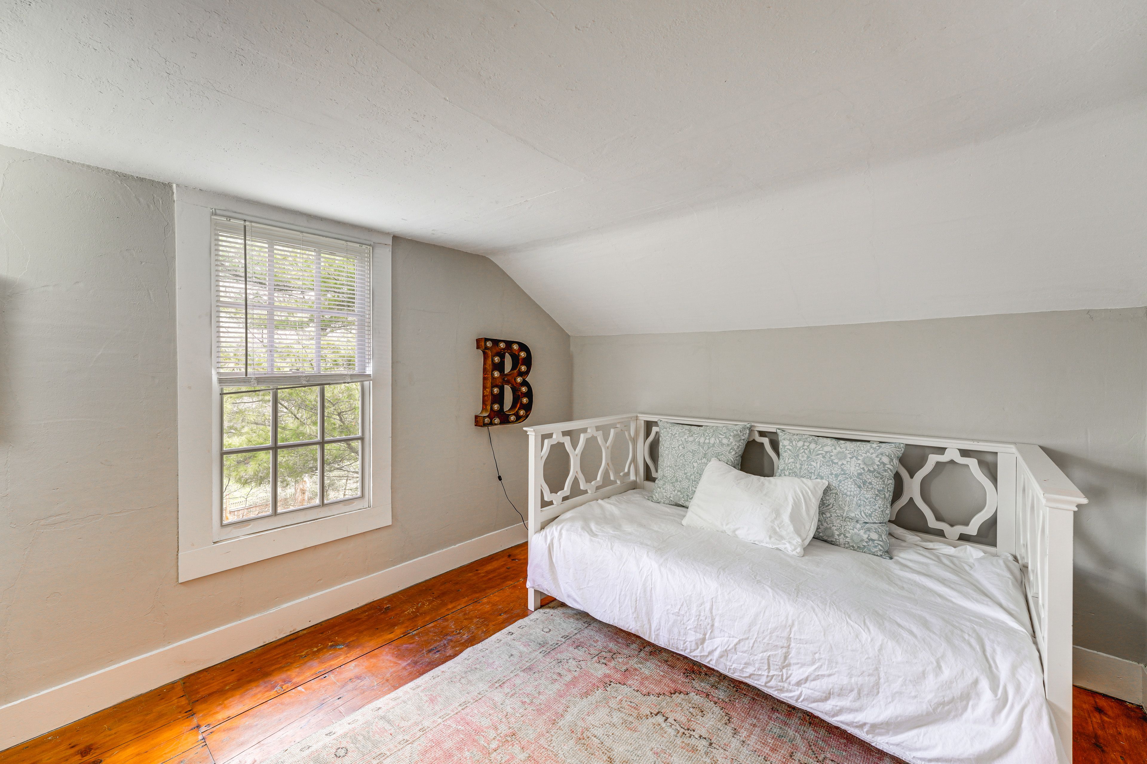 Bedroom 4 (Accessible via Bedroom 3) | 3rd Floor | Twin Daybed | Monitor