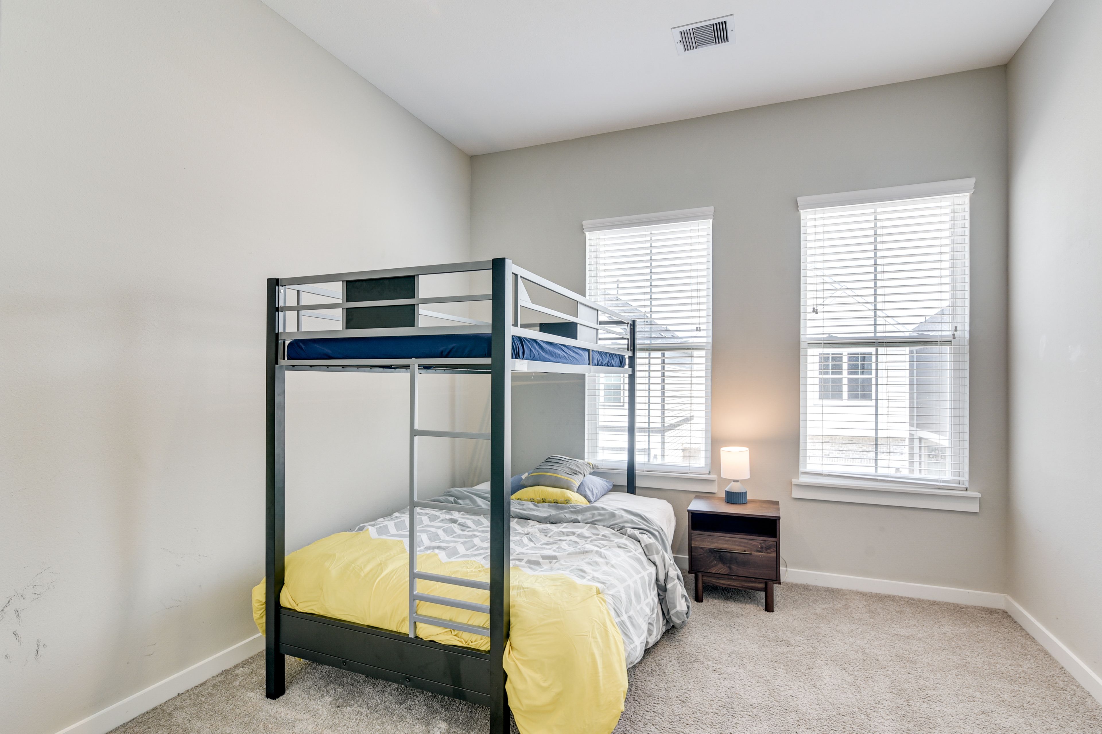 Bedroom 3 | Twin/Queen Bunk Bed | 2nd Floor