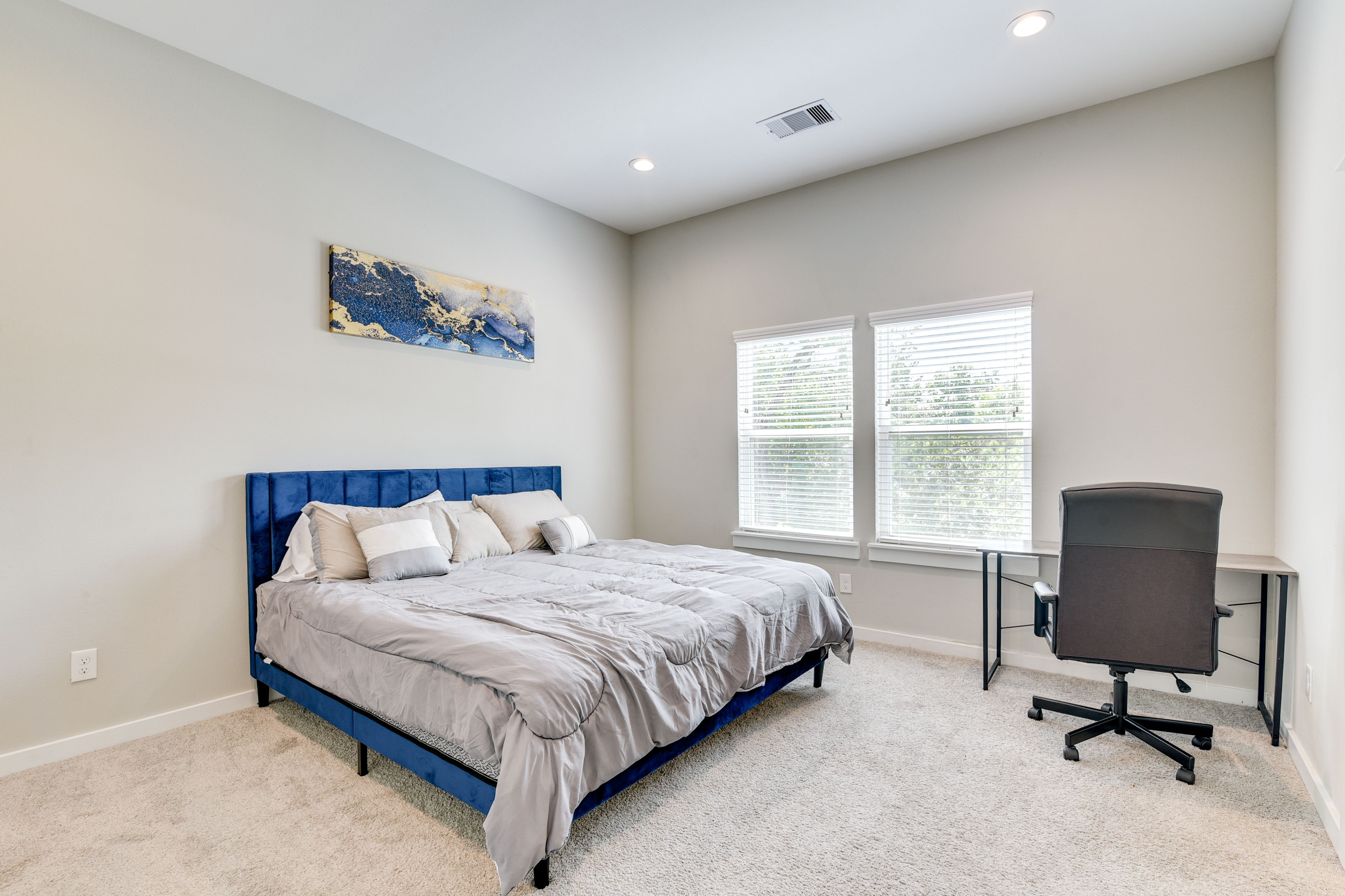 Bedroom 1 | King Bed | Desk | 2nd Floor
