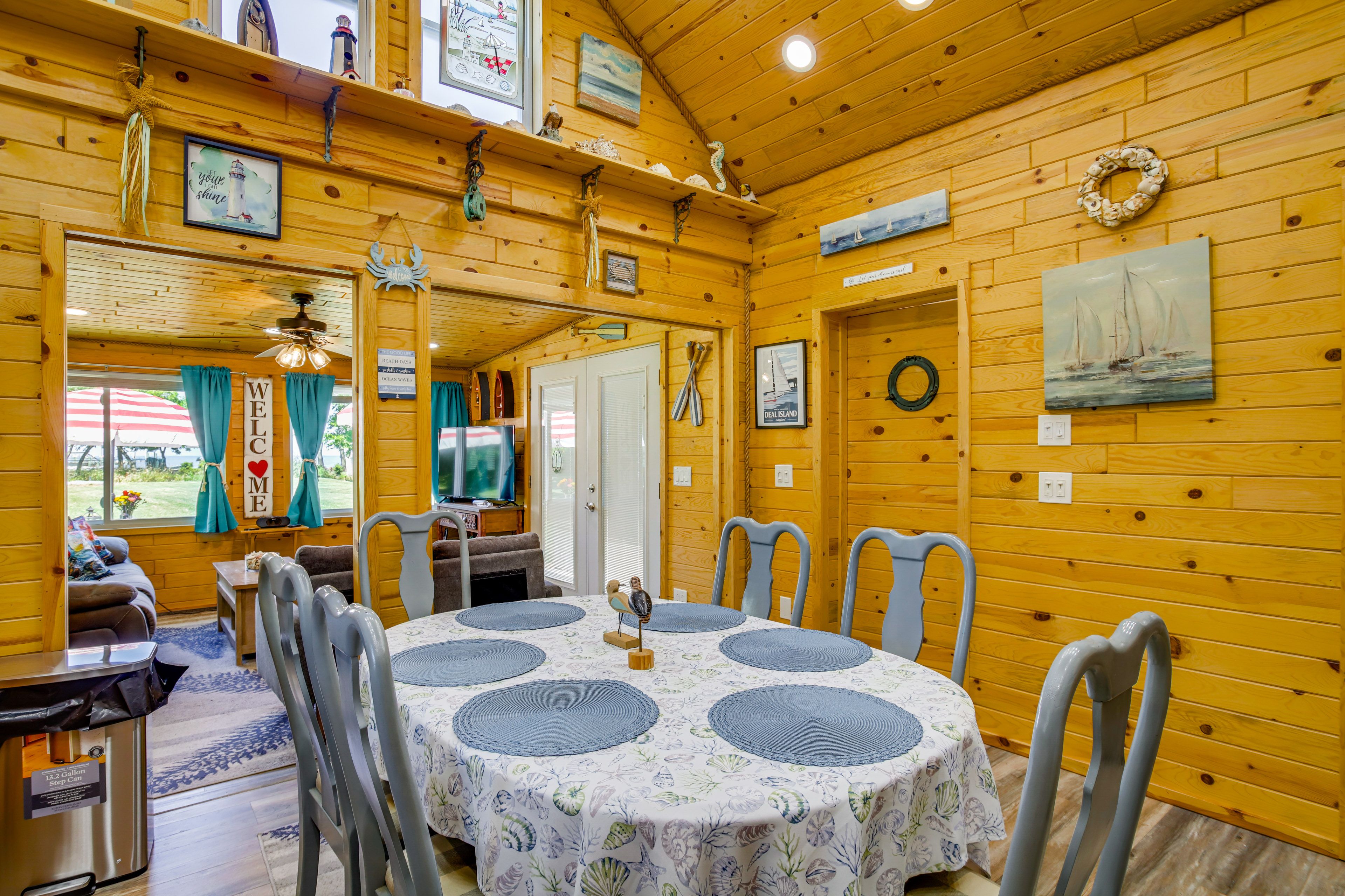 Dining Area | 1st Floor | Electric Kettle | Toaster