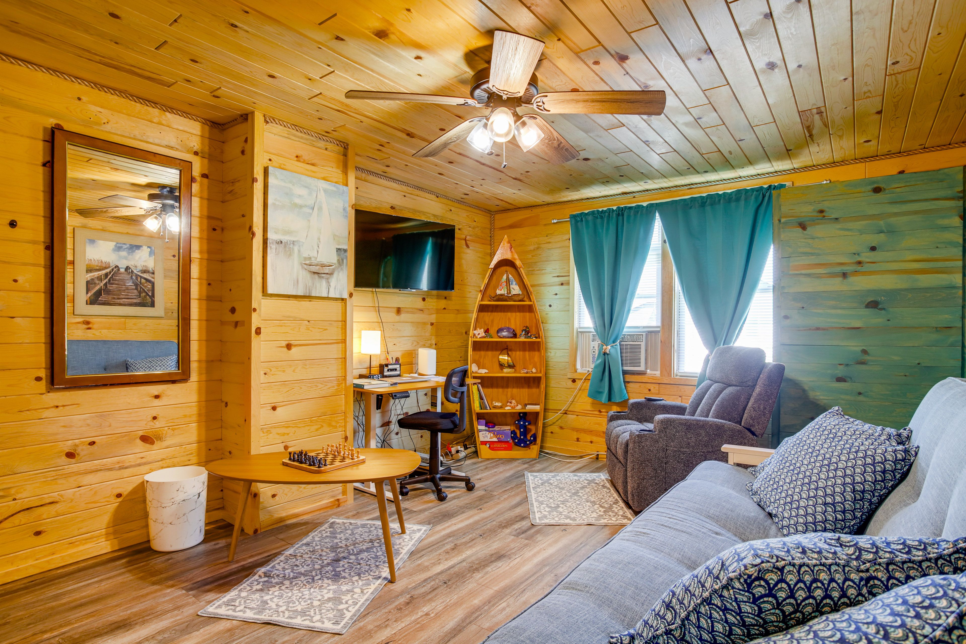 Family Room | Full Futon | 1st Floor | Desk & Chair