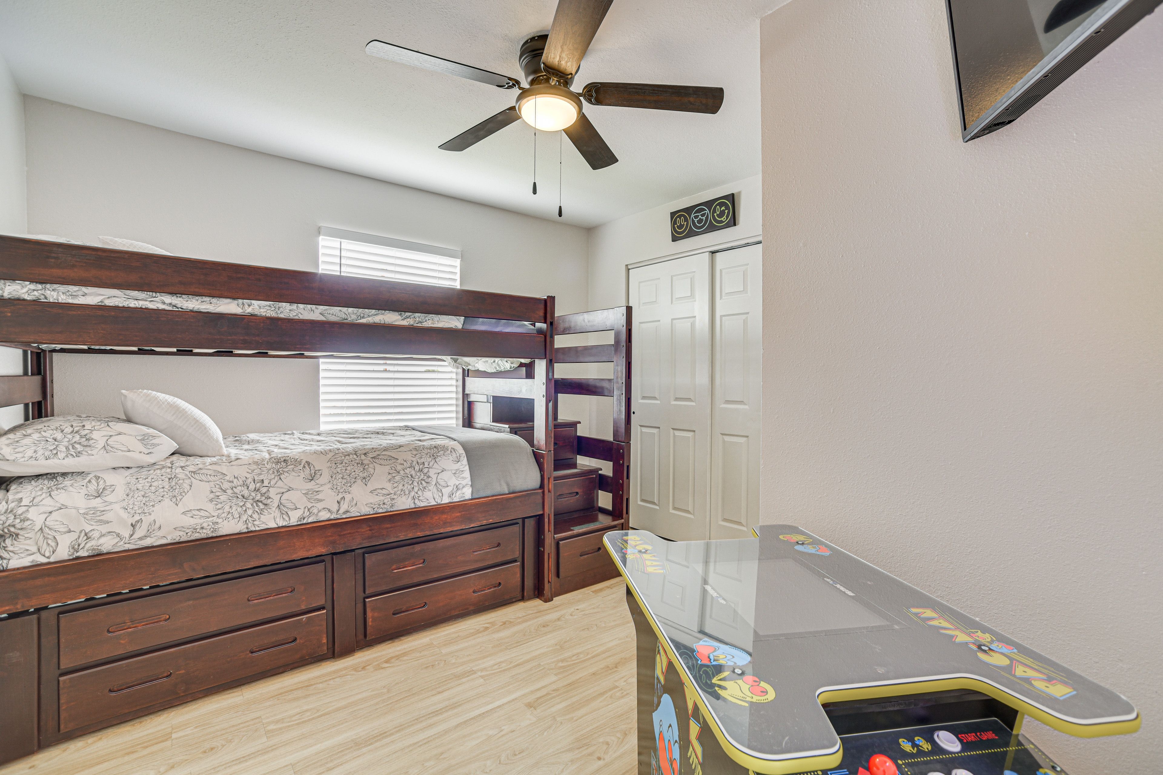 Bedroom 3 | Twin Bunk Bed w/ Twin Trundle | Smart TV