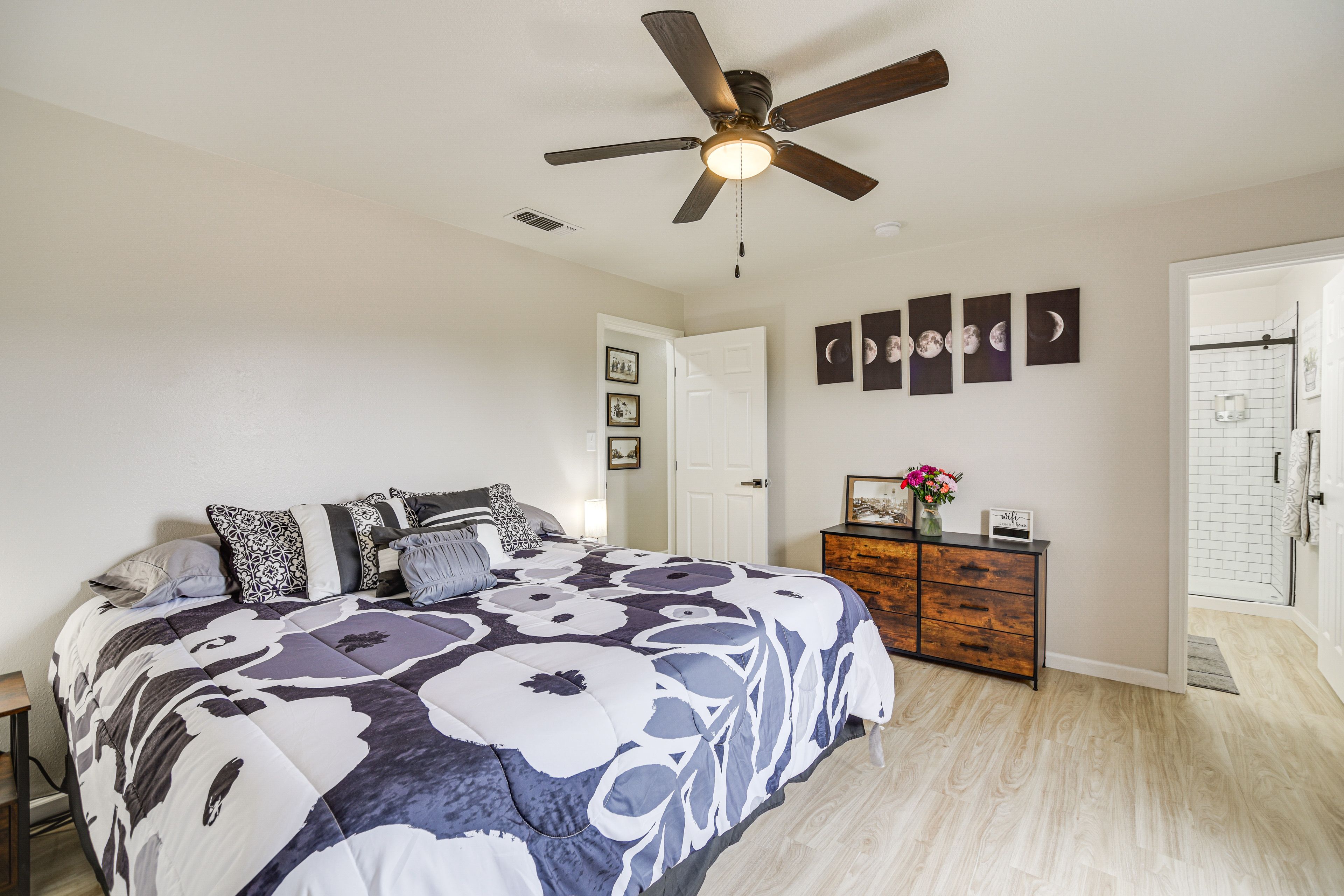 Bedroom 1 | King Bed | Smart TV