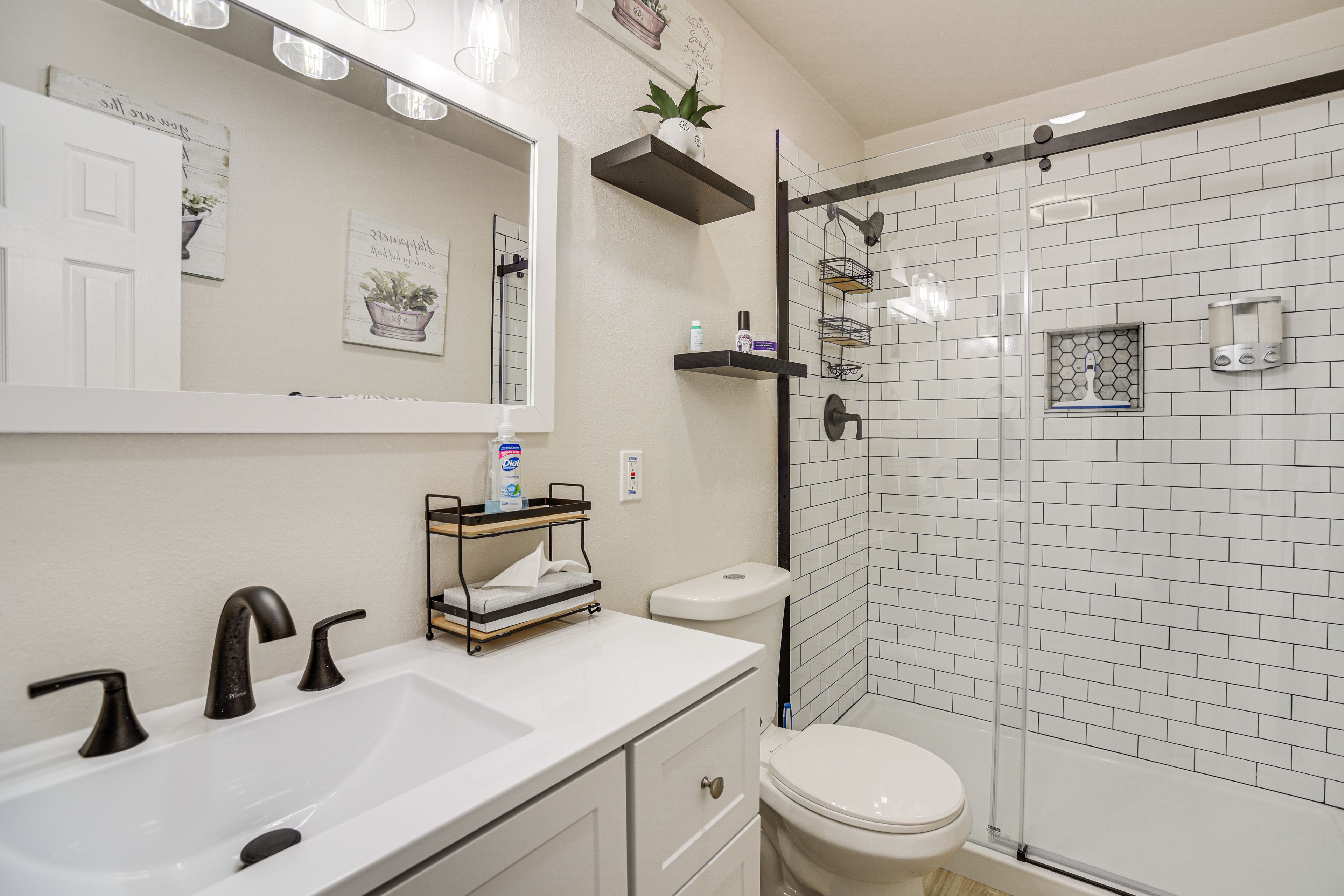 En-Suite Bathroom | Complimentary Toiletries