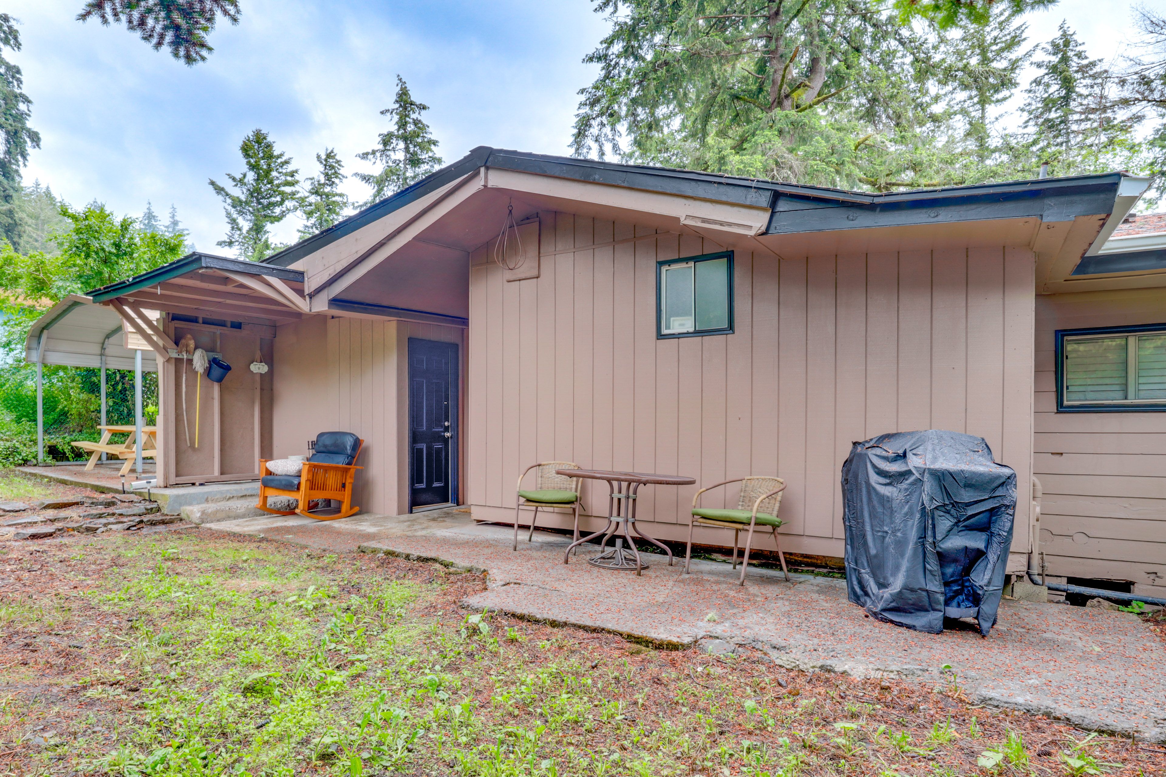 Exterior | Parking | Driveway (3 Vehicles) | Carport (1 Vehicle)