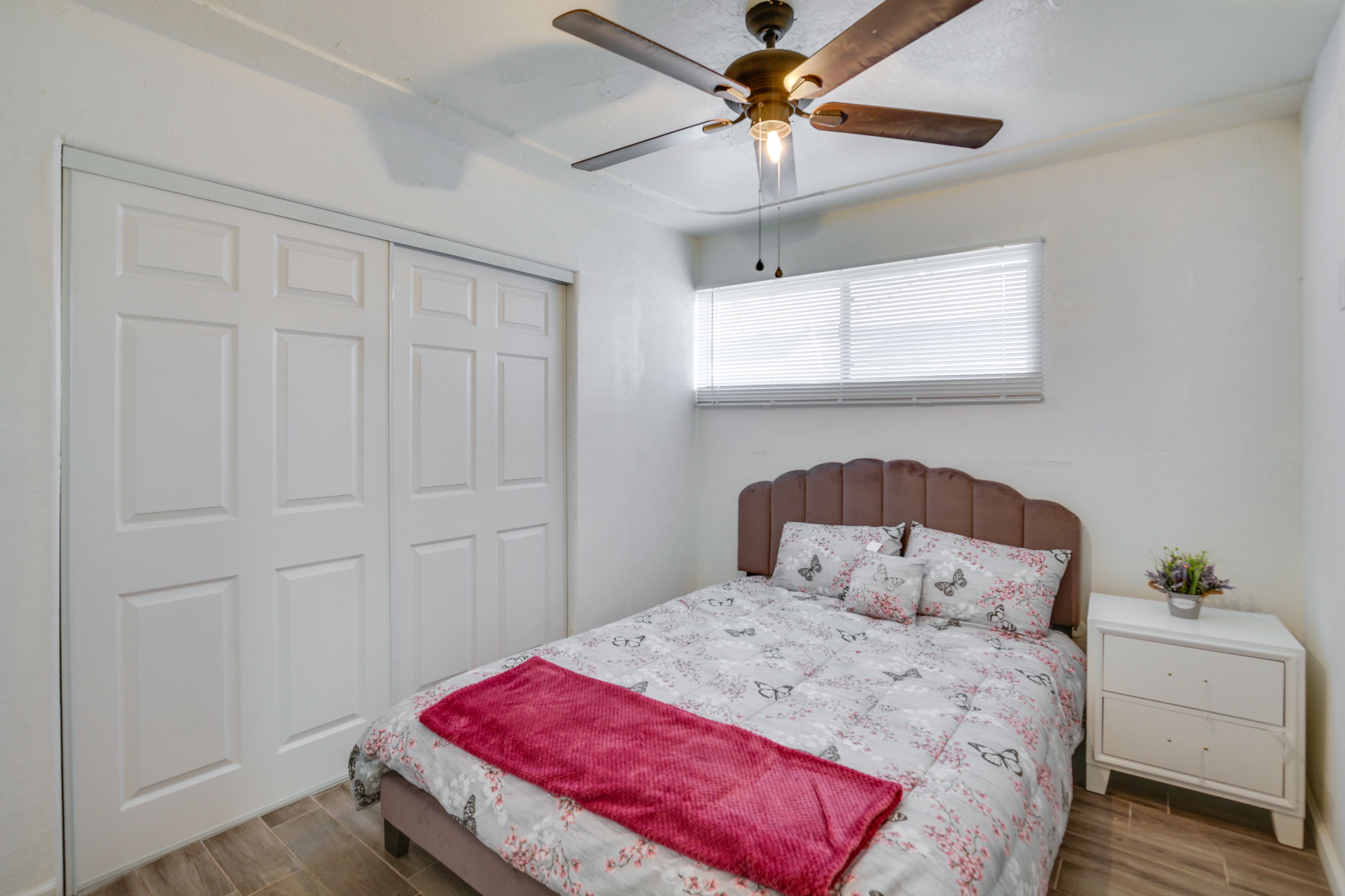 Bedroom 2 | Queen Bed