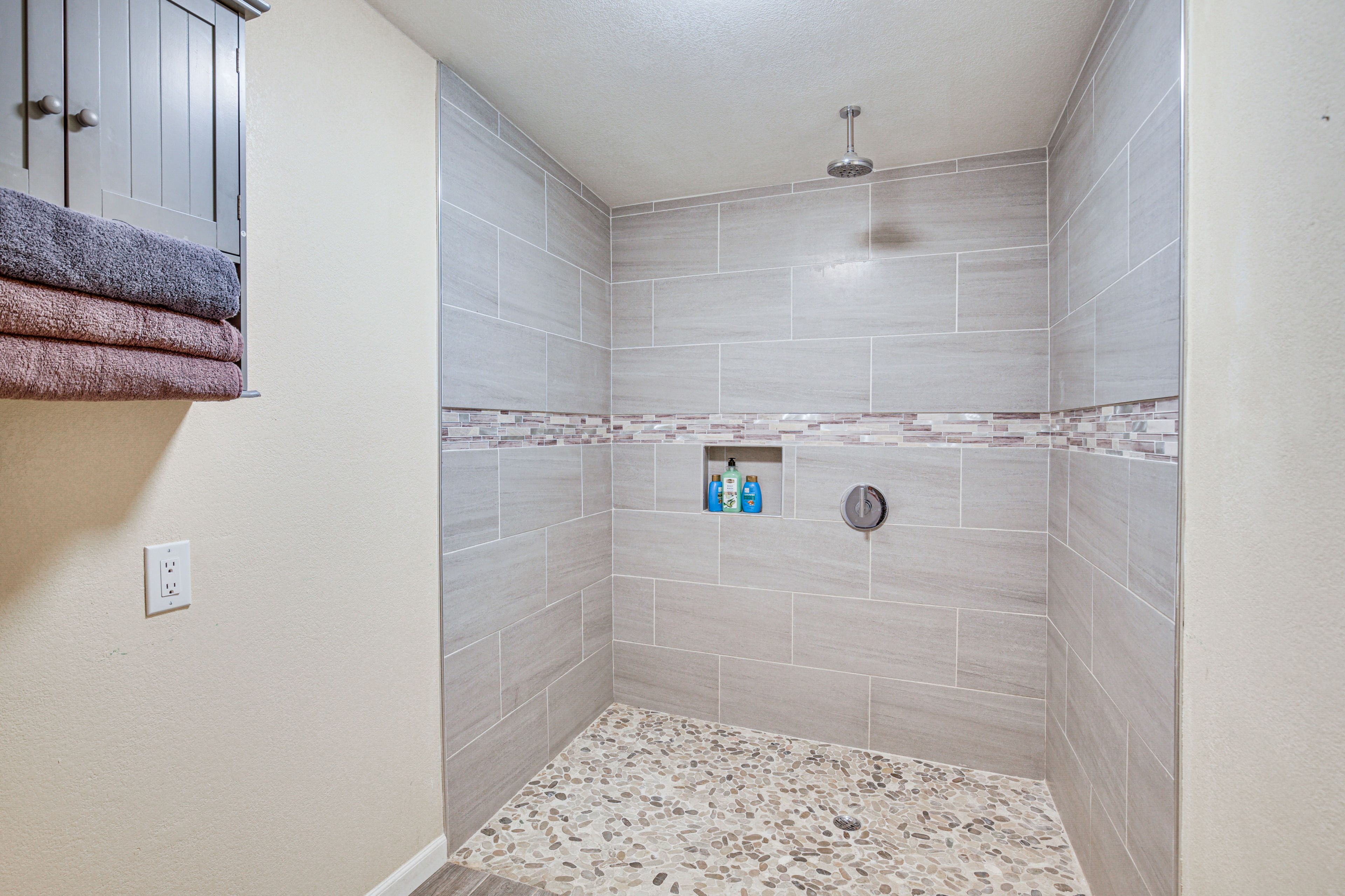 Shower | Towels Provided