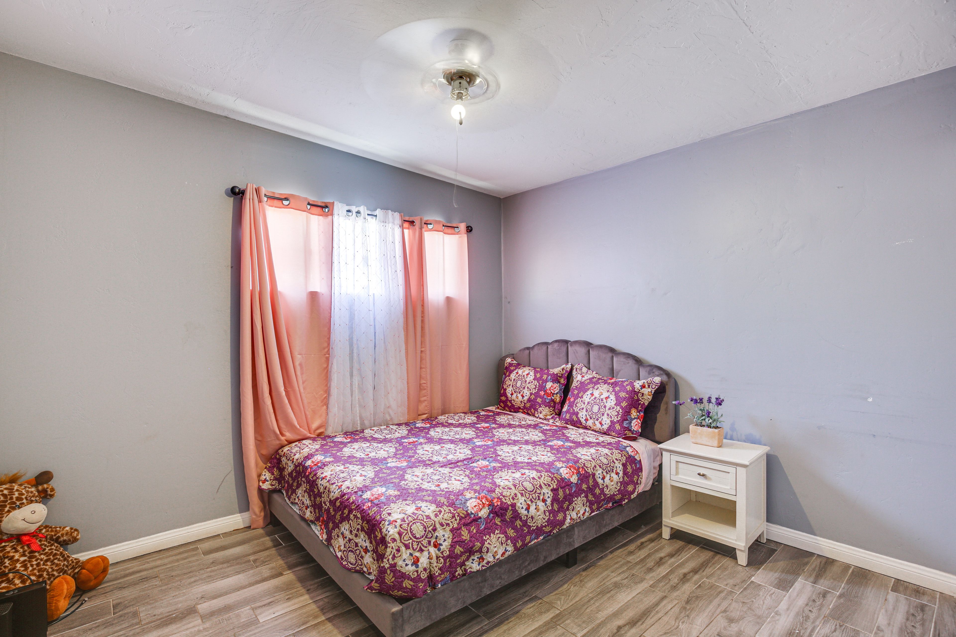 Bedroom 2 | Queen Bed