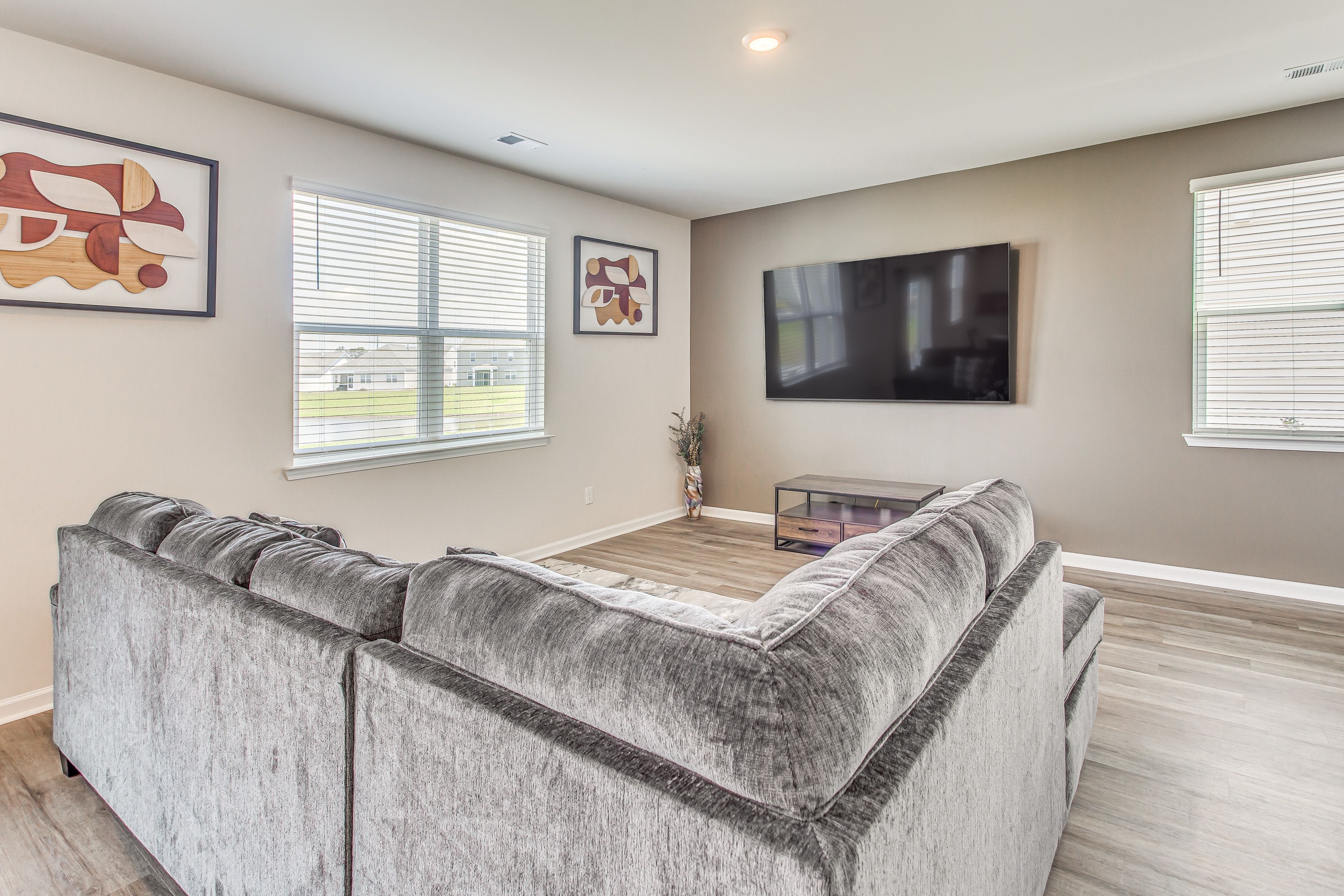 Living Room | Free WiFi | Smart TV | King Sleeper Sofa | 1st Floor