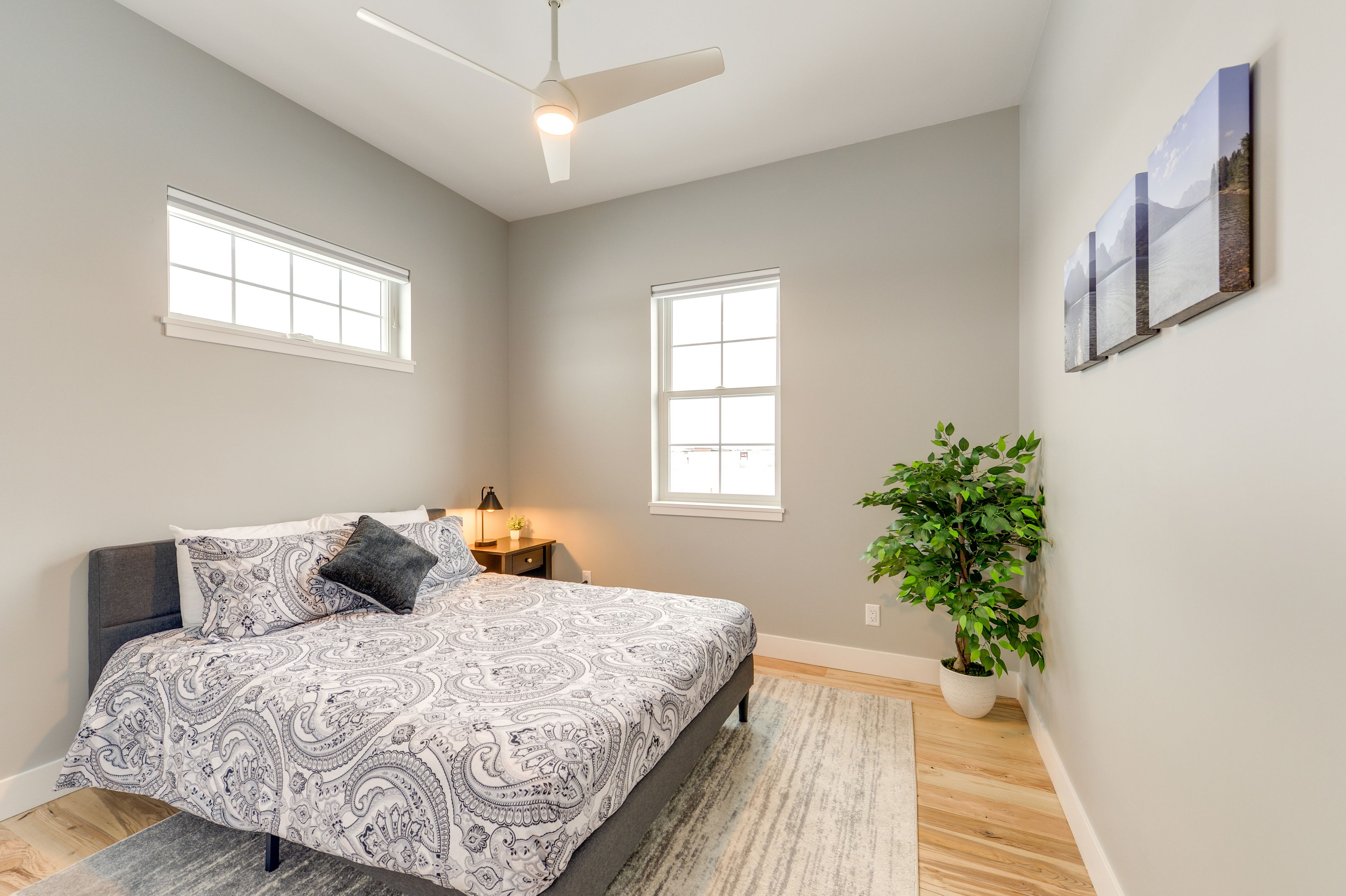 Bedroom 2 | Queen Bed