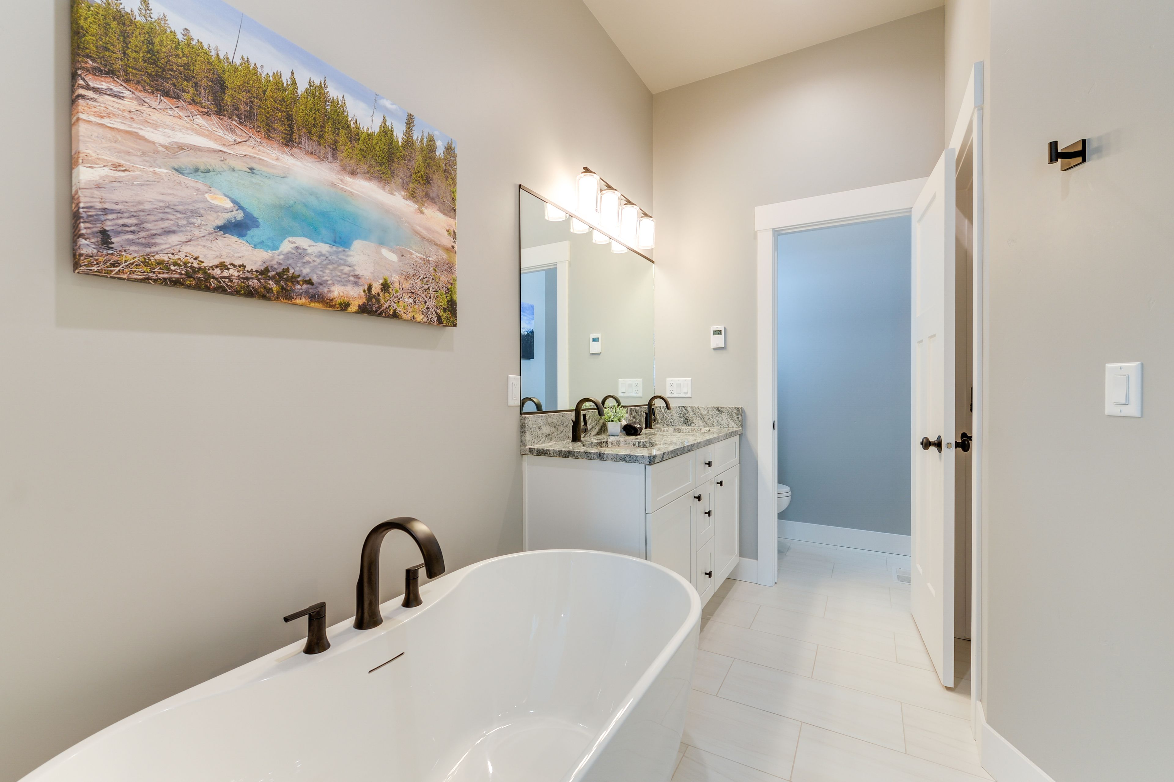 En-Suite Bathroom | Towels Provided | Complimentary Toiletries