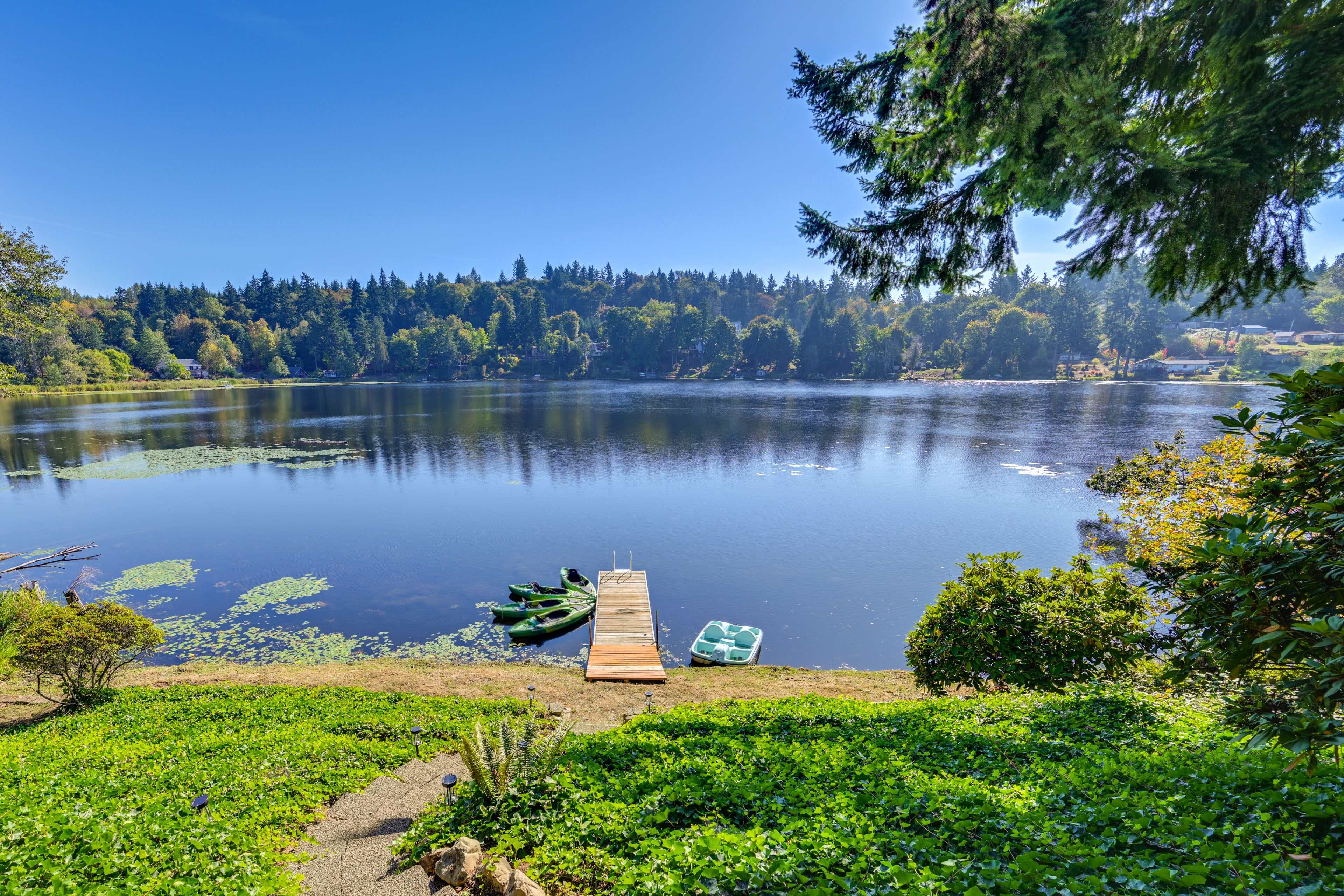 Private Dock | Pedal Boat | 4 Kayaks