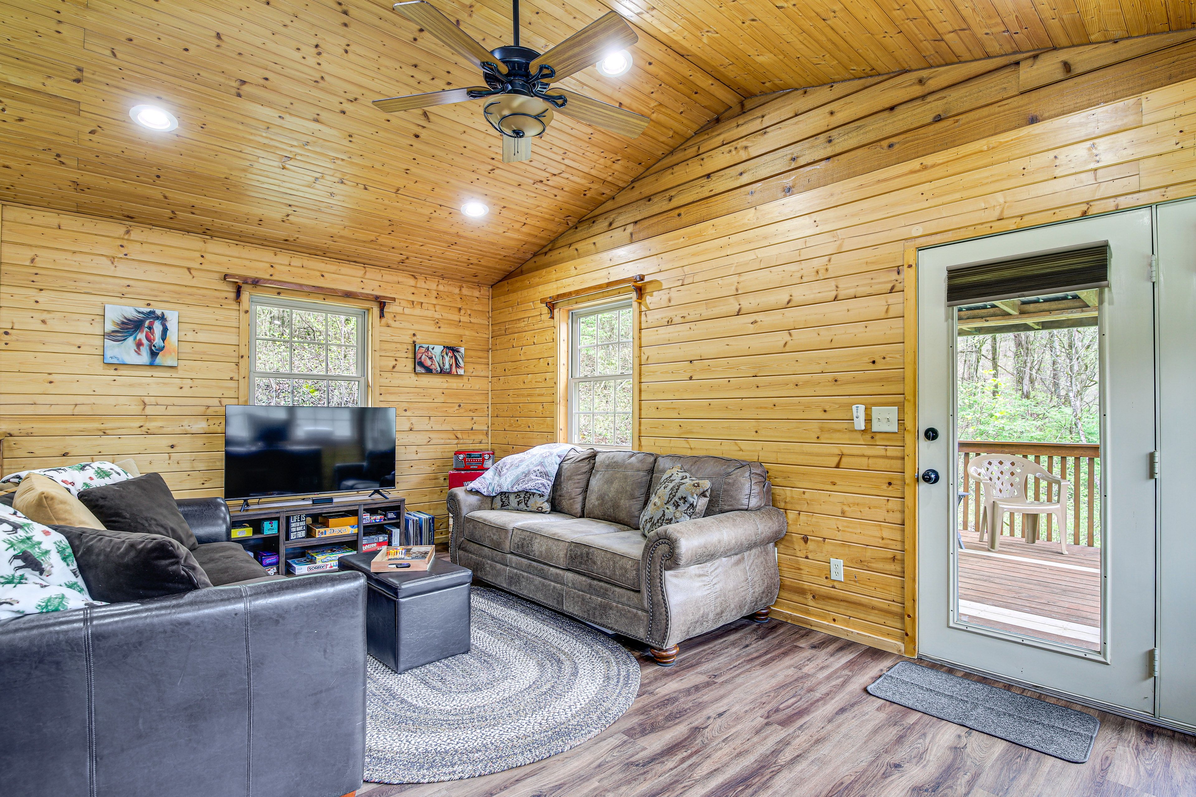 Loft | Sleeper Sofa | Board Games & Books | DVD Player | 2nd Floor