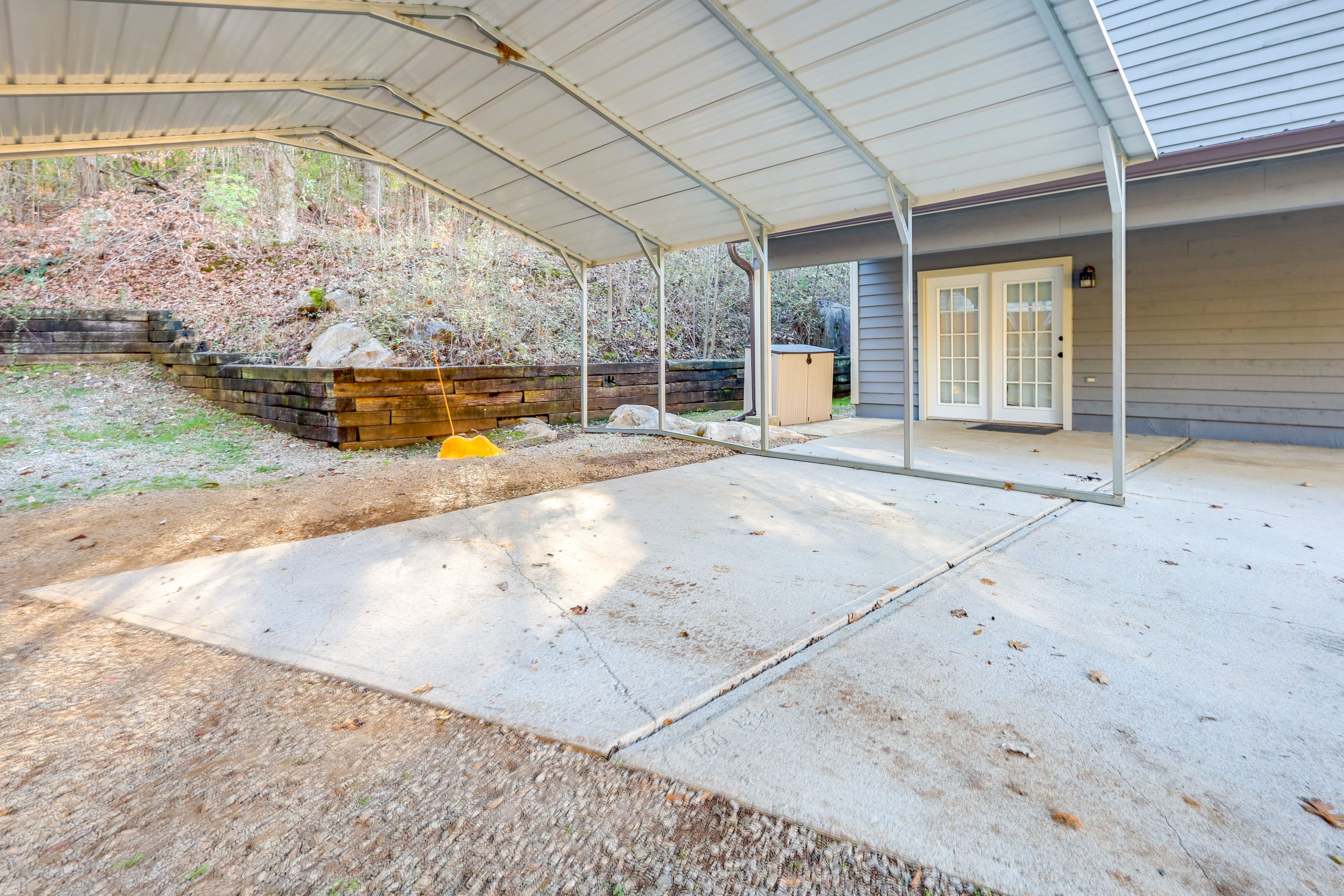Parking | Carport (2 Vehicles) | Driveway (2 Vehicles)
