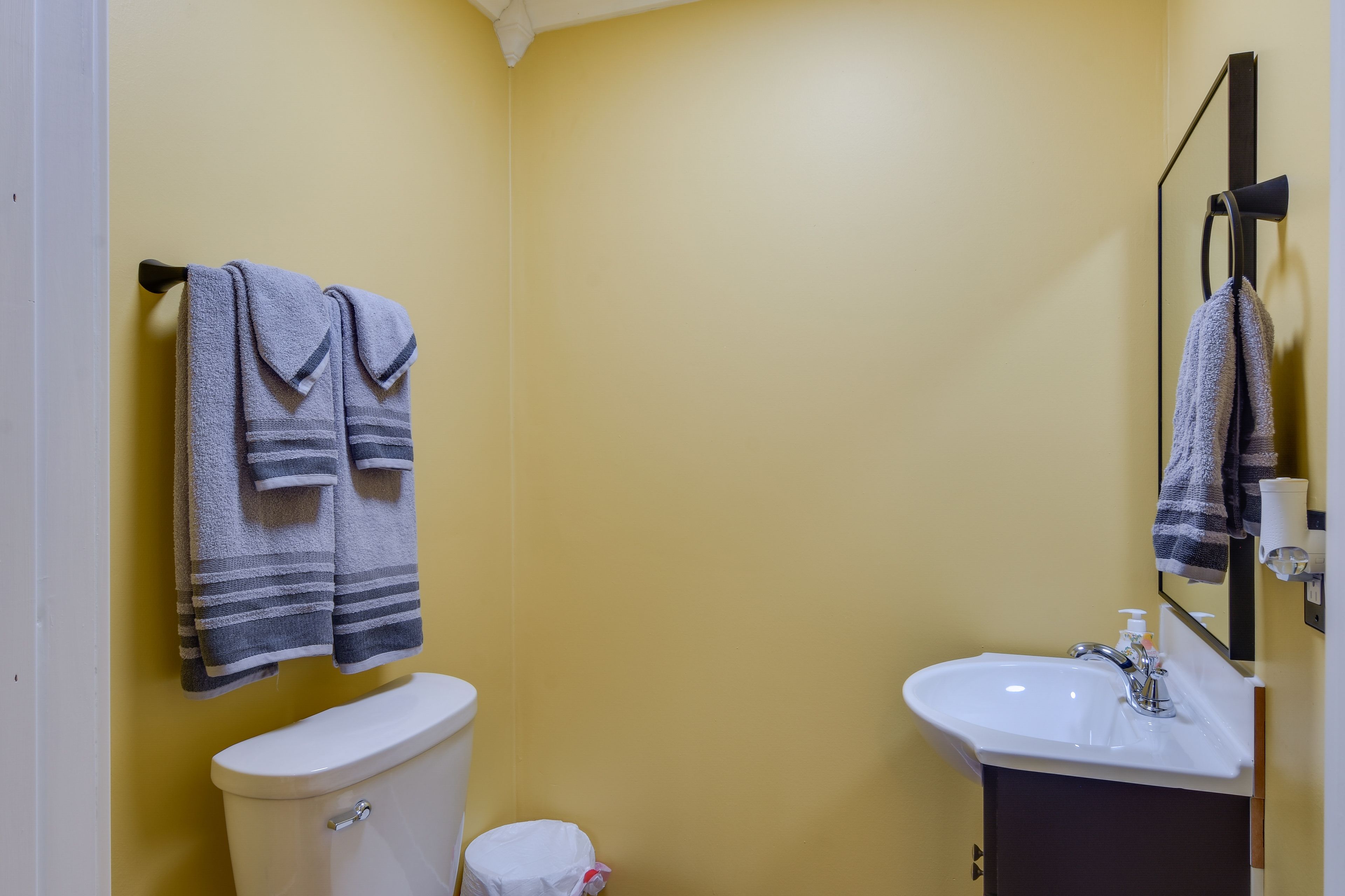 Half Bathroom | 1st Floor