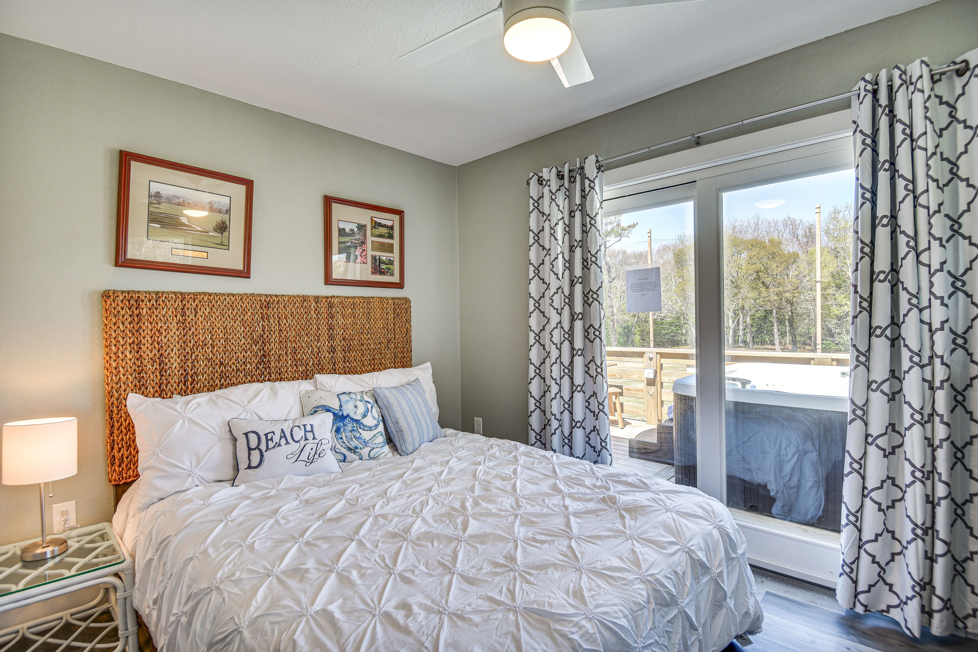 Bedroom 1 | Queen Bed | Smart TV w/ Cable