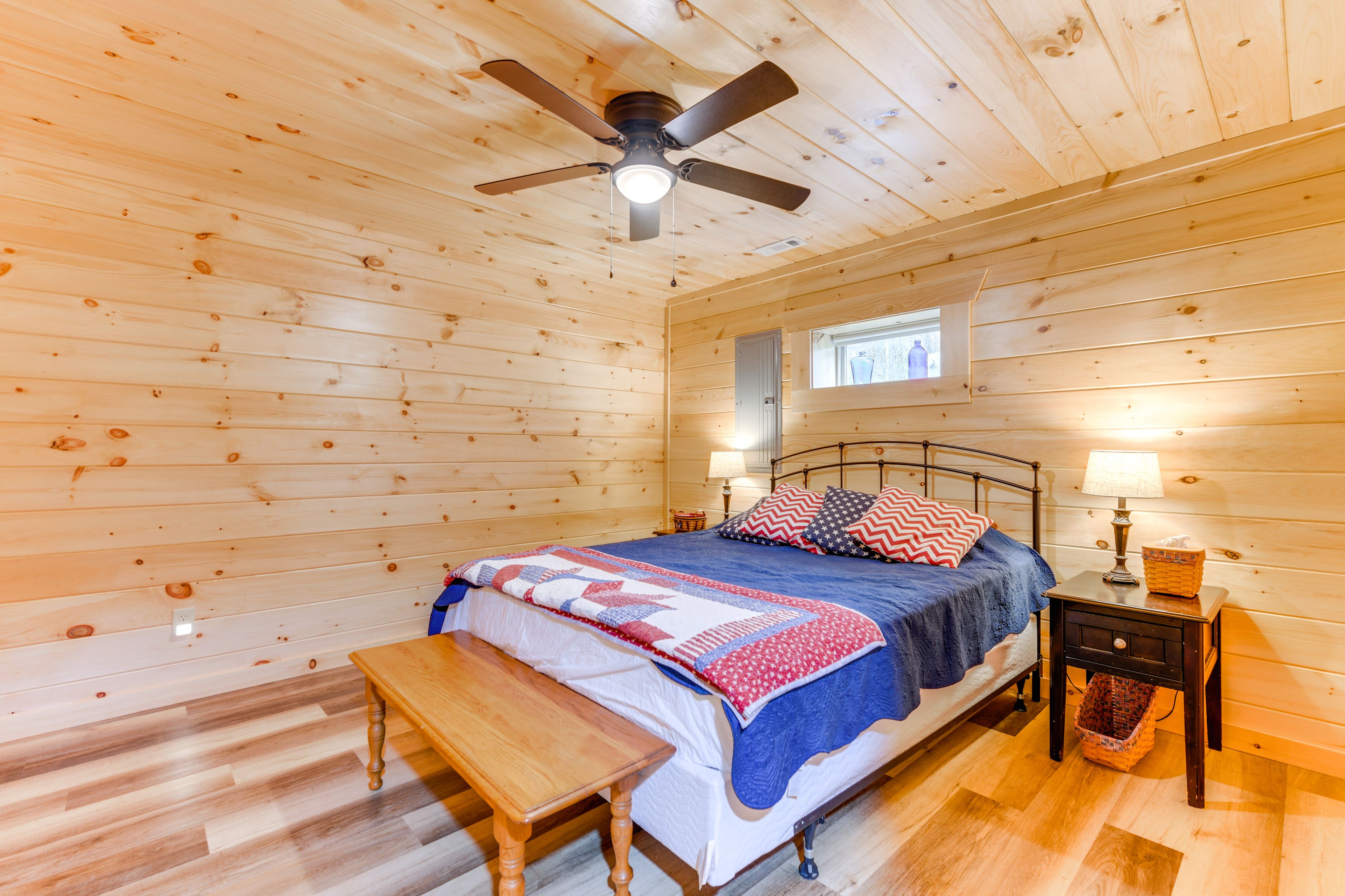 Bedroom 3 | Queen Bed | 1st Floor
