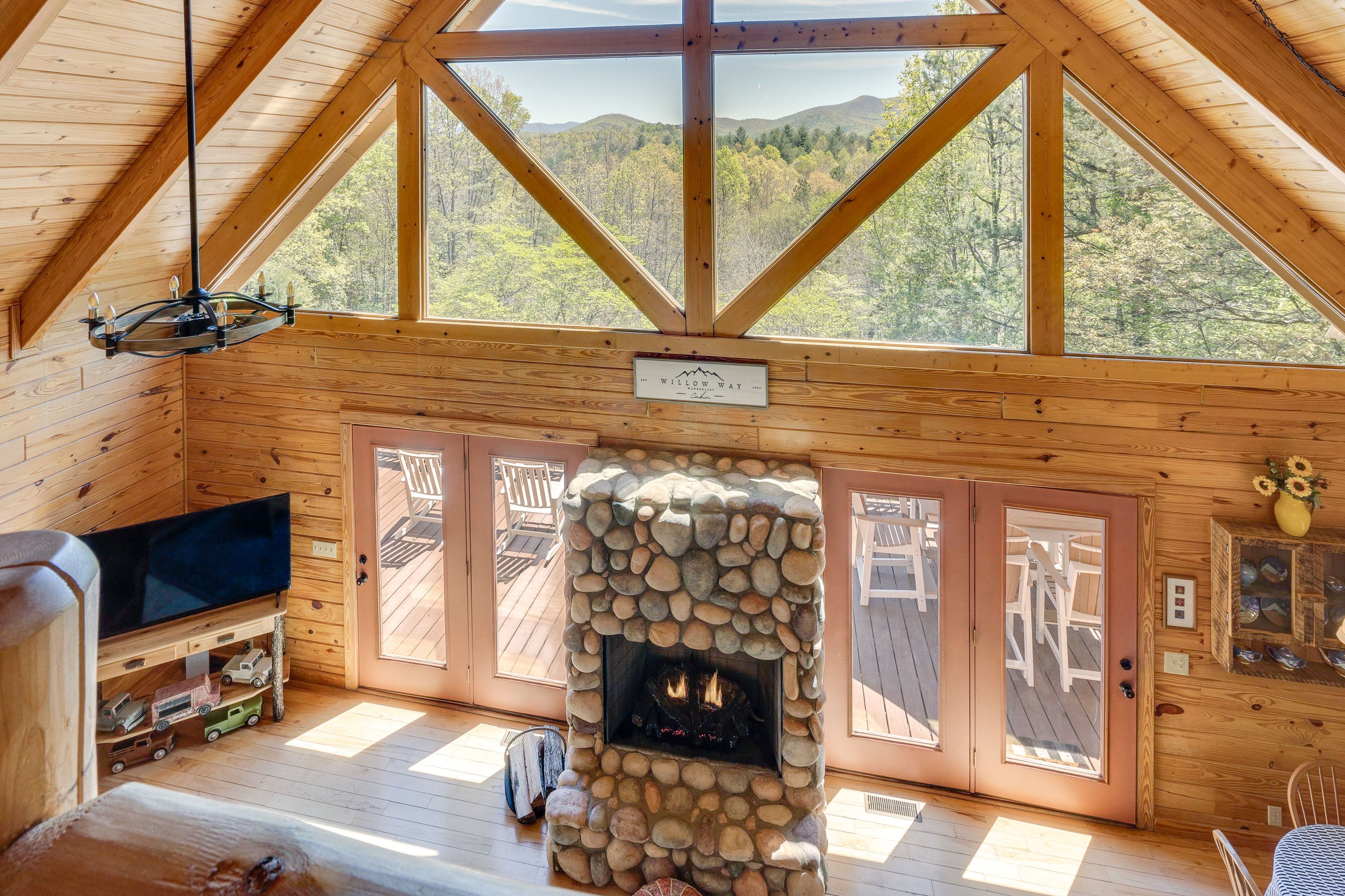 Living Space | Free WiFi (Starlink) | Central A/C & Heating
