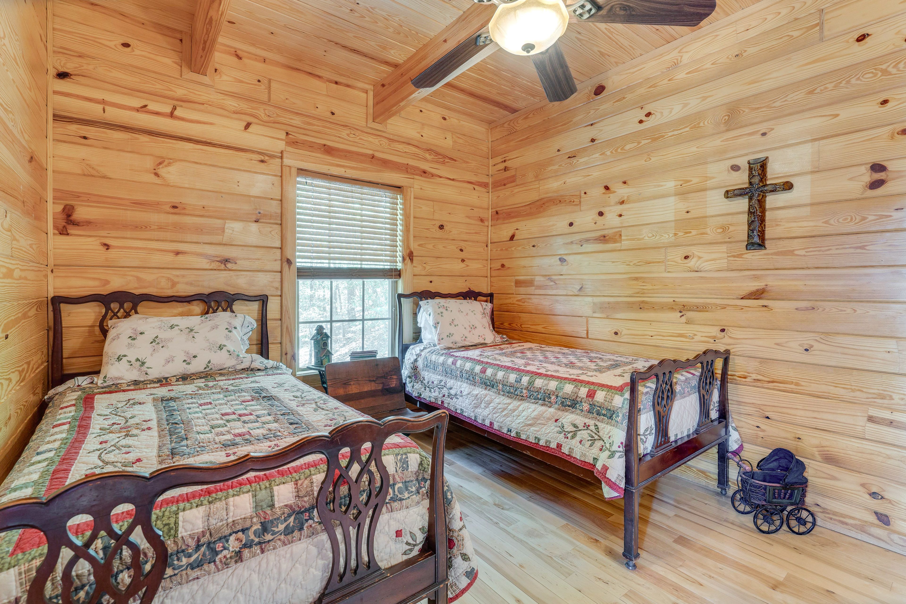 Bedroom 2 | 2 Twin Beds