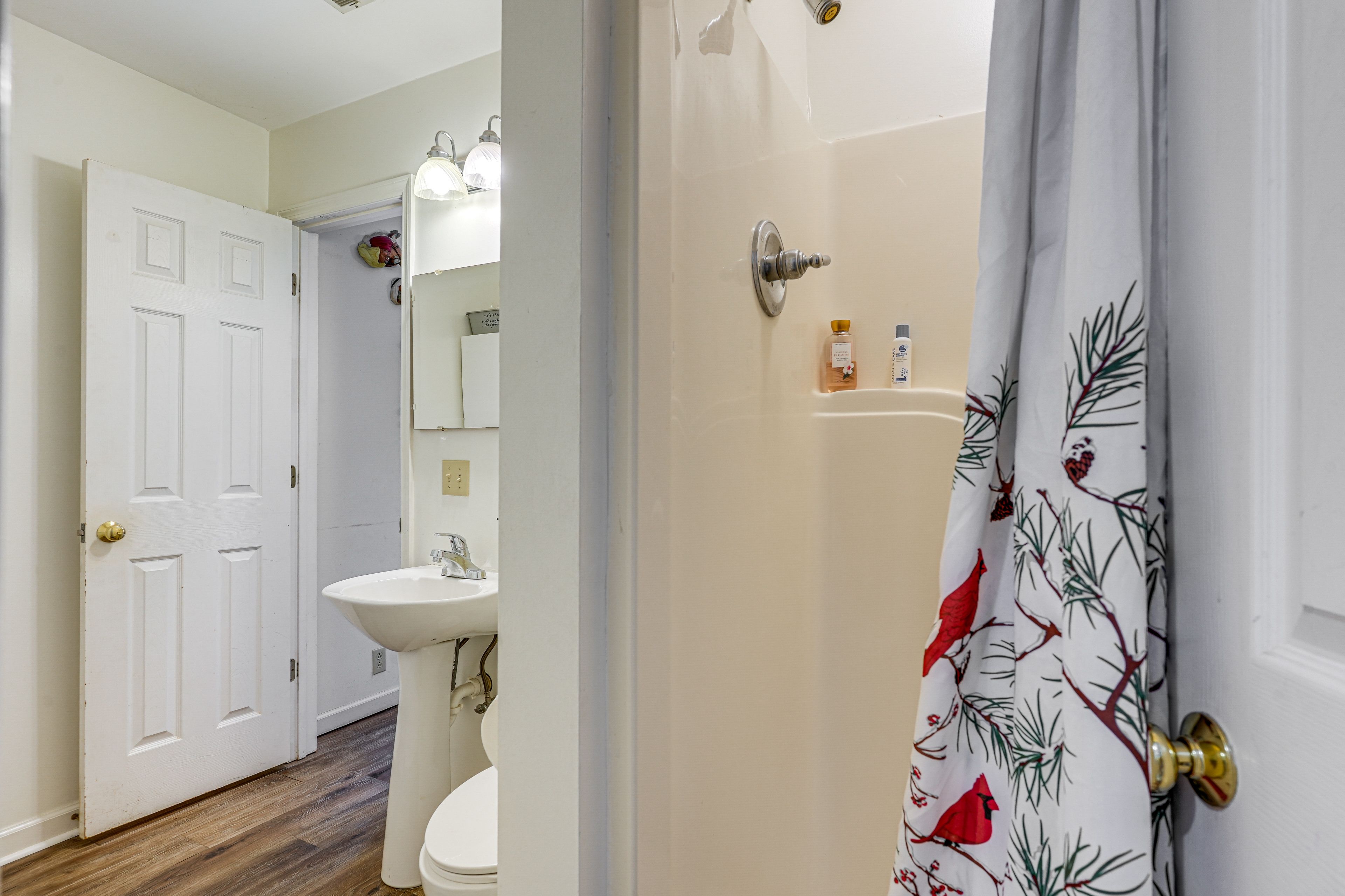 Kitchen | Blender | Crockpot | Trash Bags/Paper Towels | Main Level