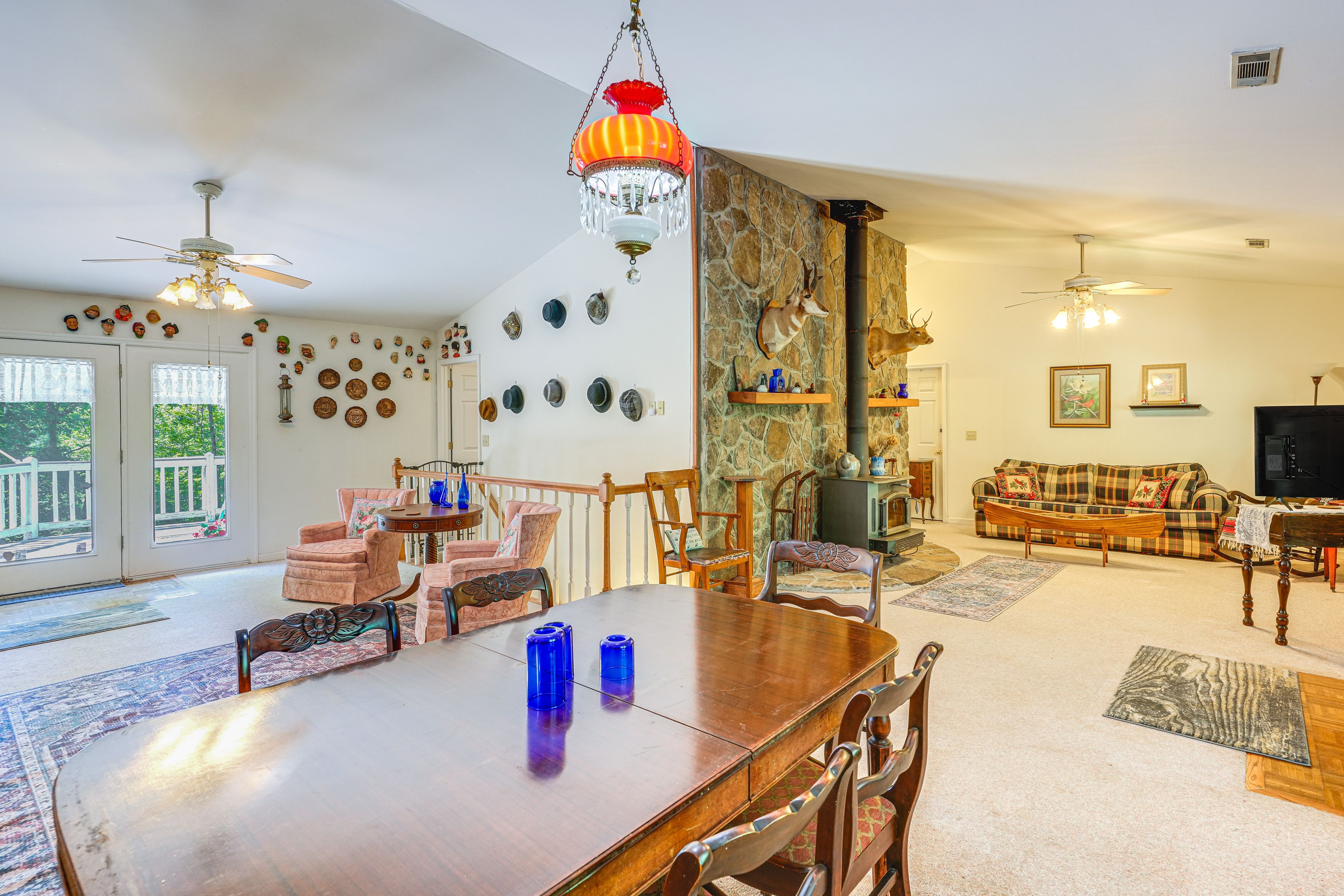 Dining Area | Dishware/Flatware Provided | Main Level