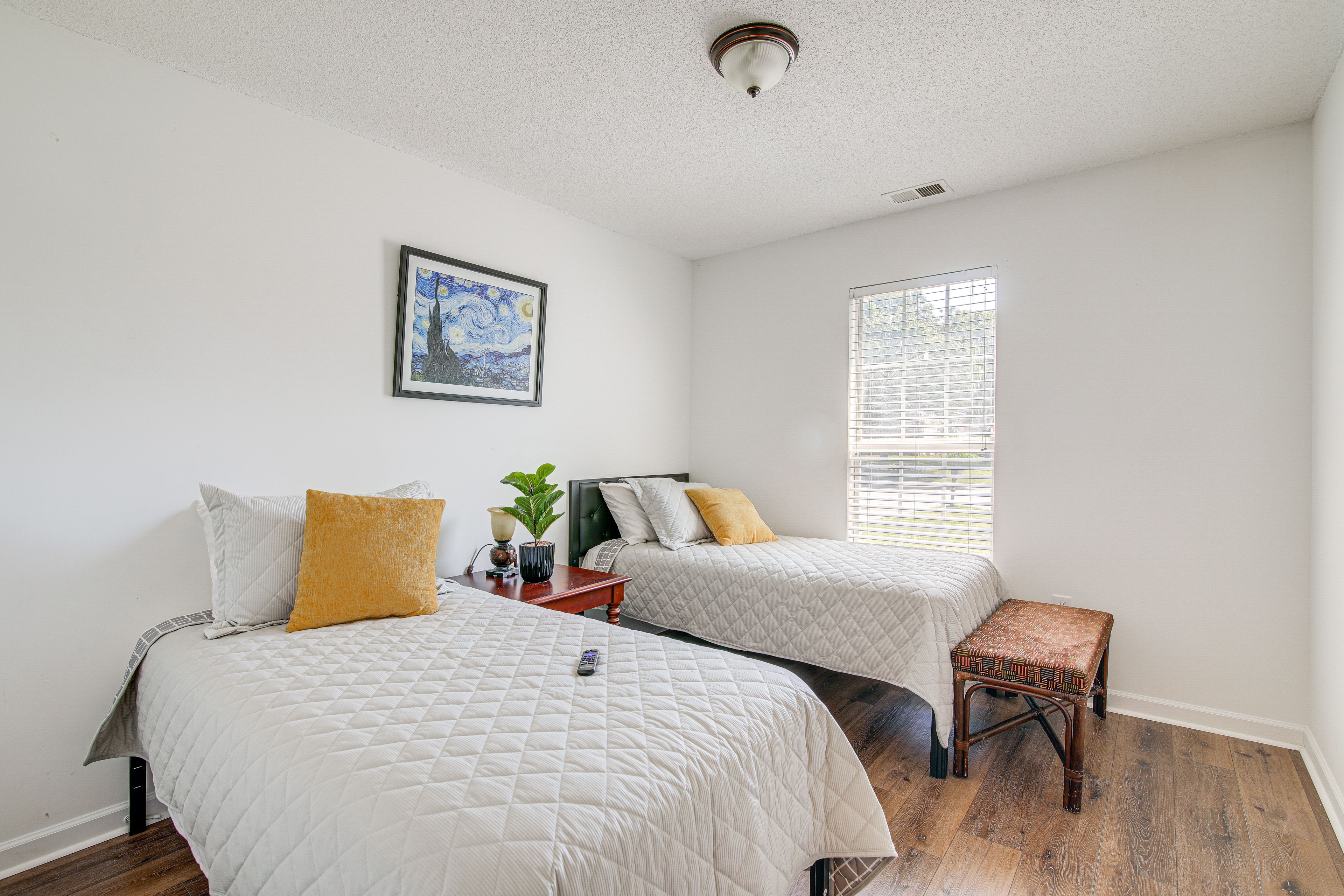 Bedroom 2 | 2 Twin Beds | Linens Provided