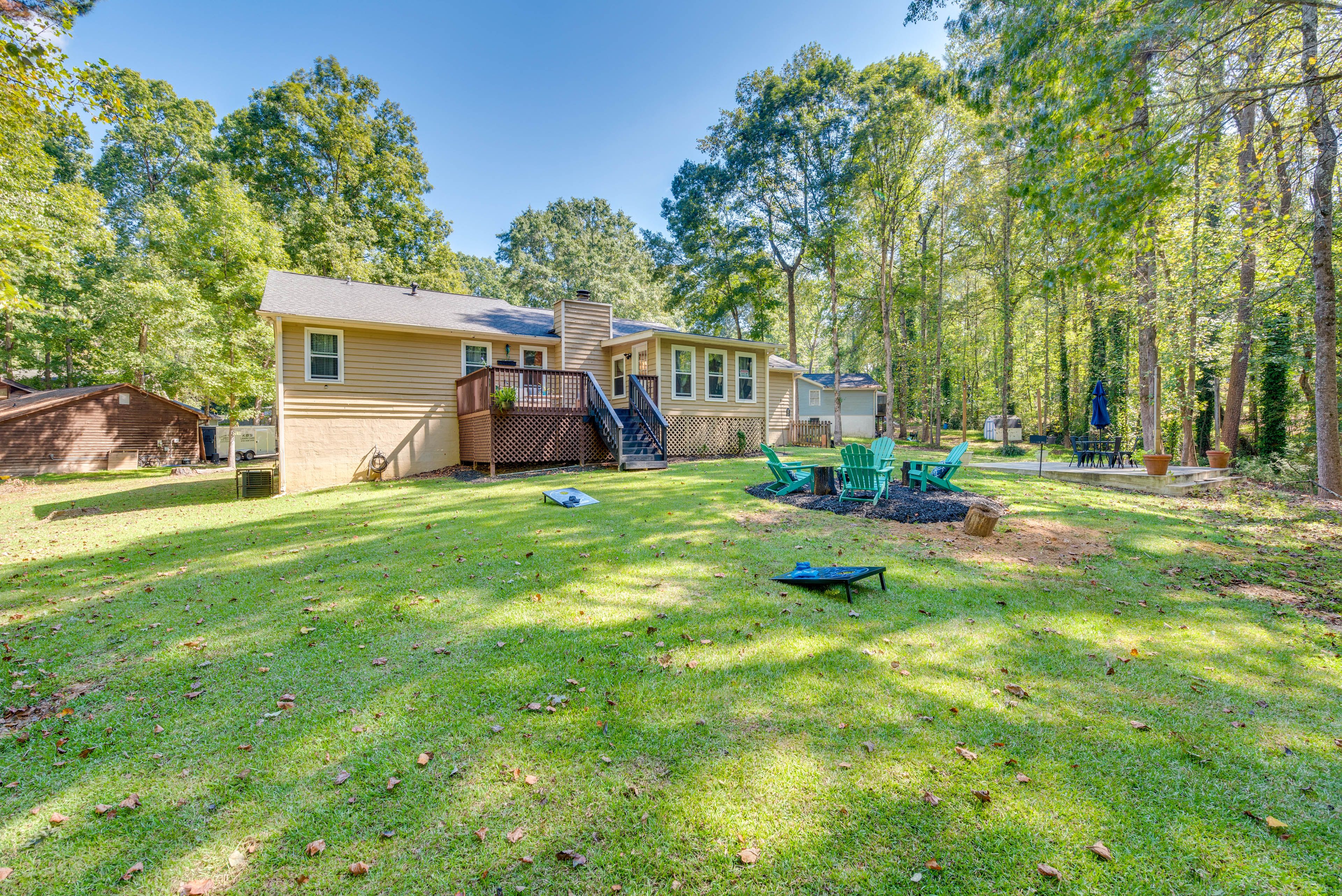 Backyard | Fire Pit | Deck