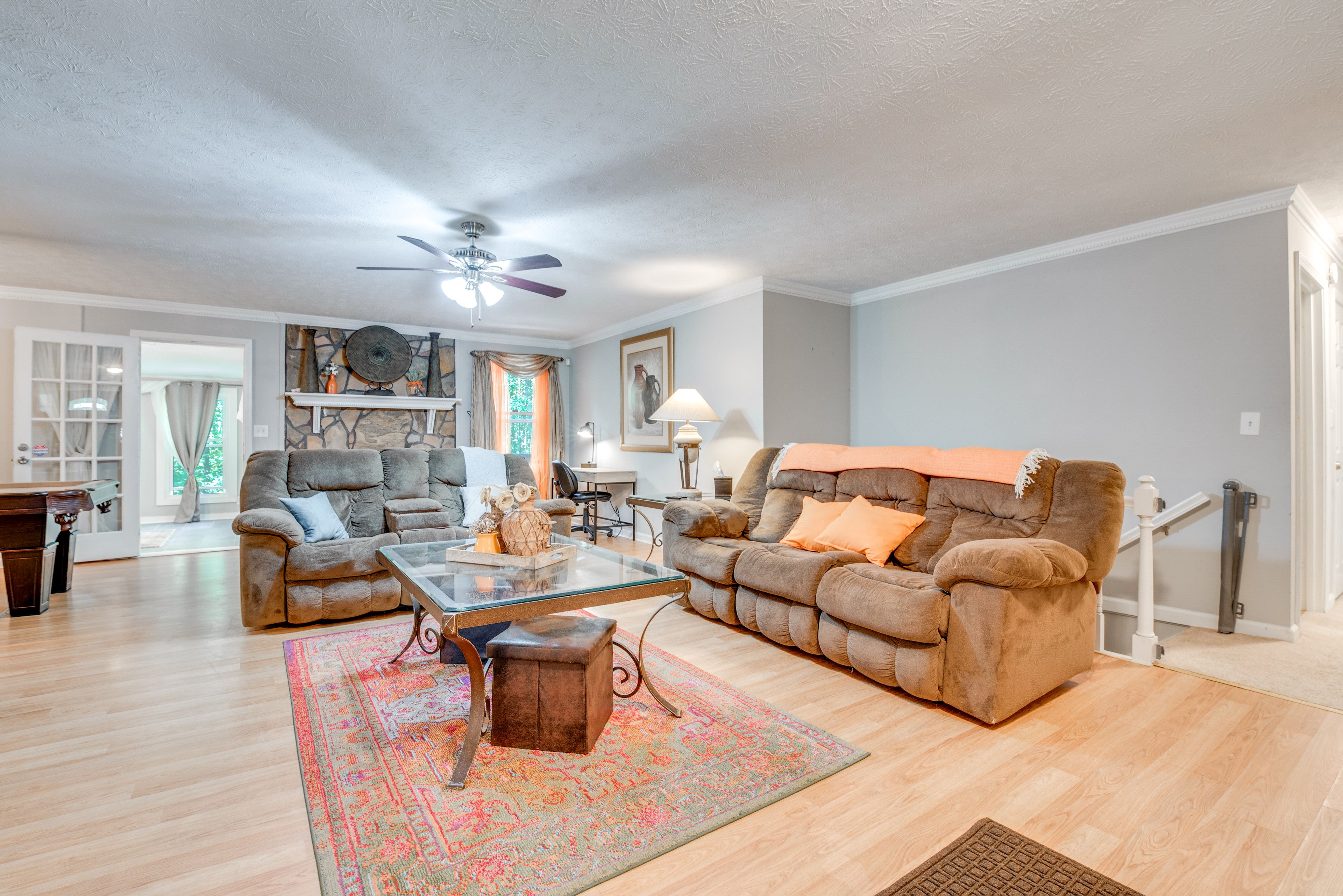 Living Room | Smart TV | Central Heating & A/C