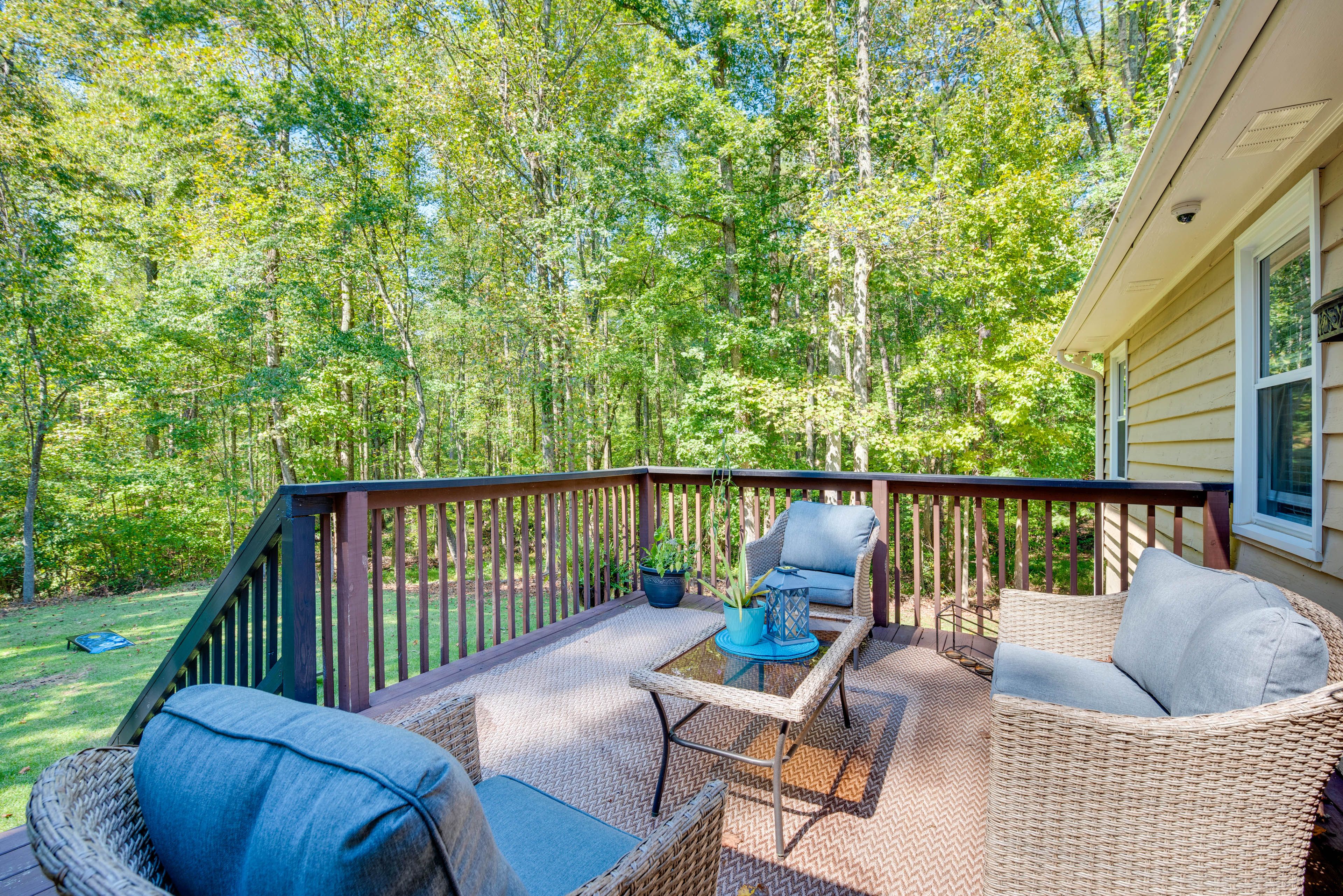 Ellenwood Vacation Rental | 3BR | 2BA | 1,400 Sq Ft | Stairs to Enter
