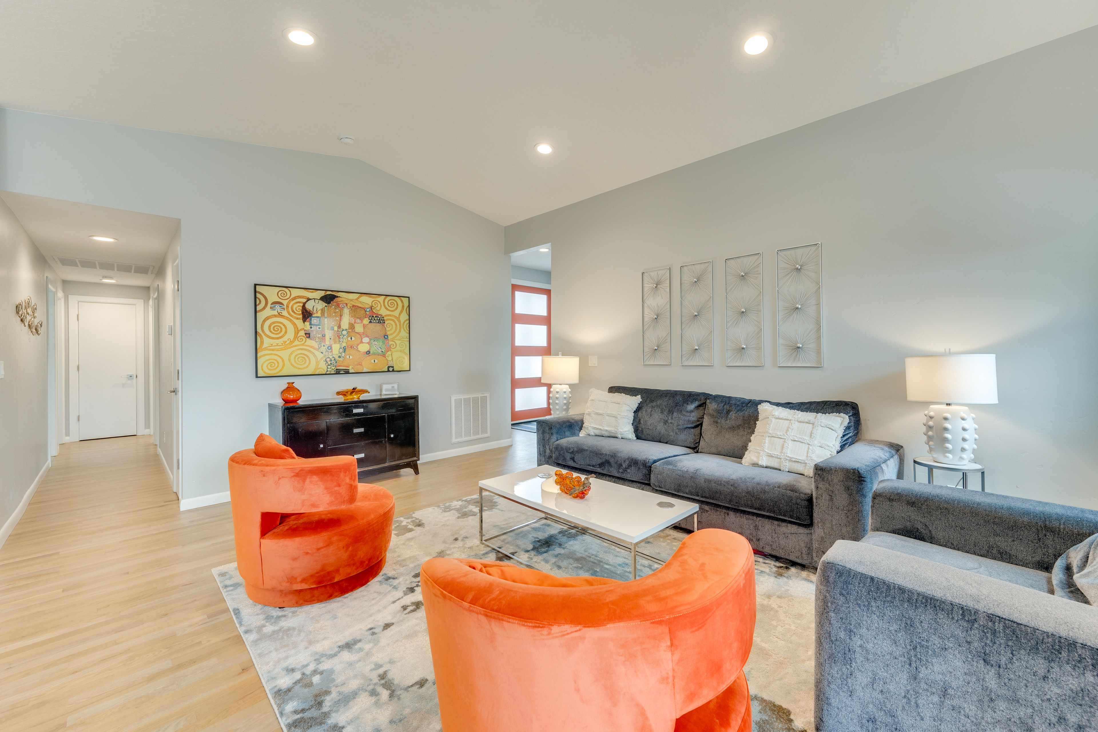 Living Room | Free WiFi | Smart TVs | Central A/C & Heating