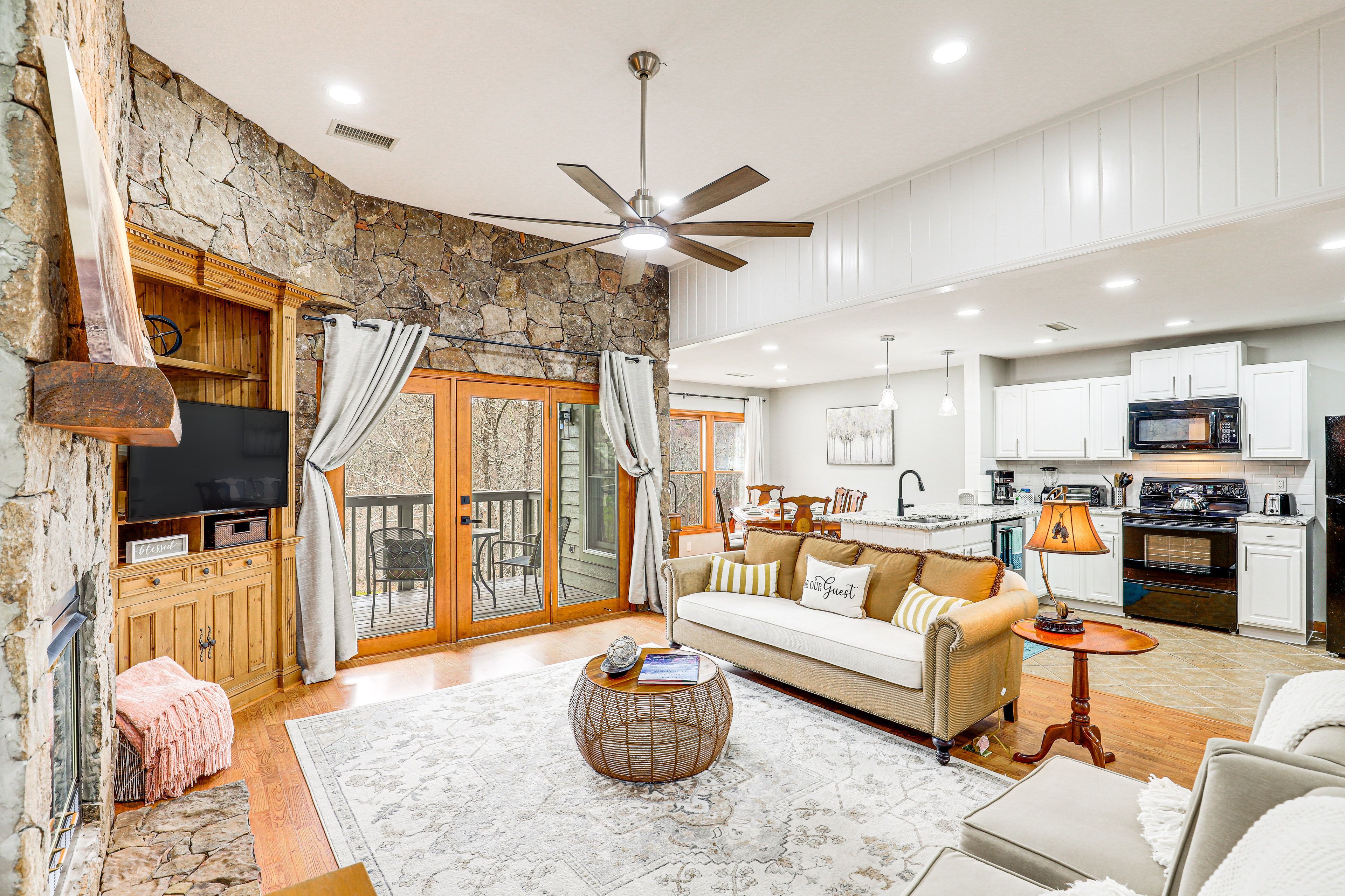 Burnsville Vacation Rental | 3BR | 2BA | 2,000 Sq Ft | Stairs Required
