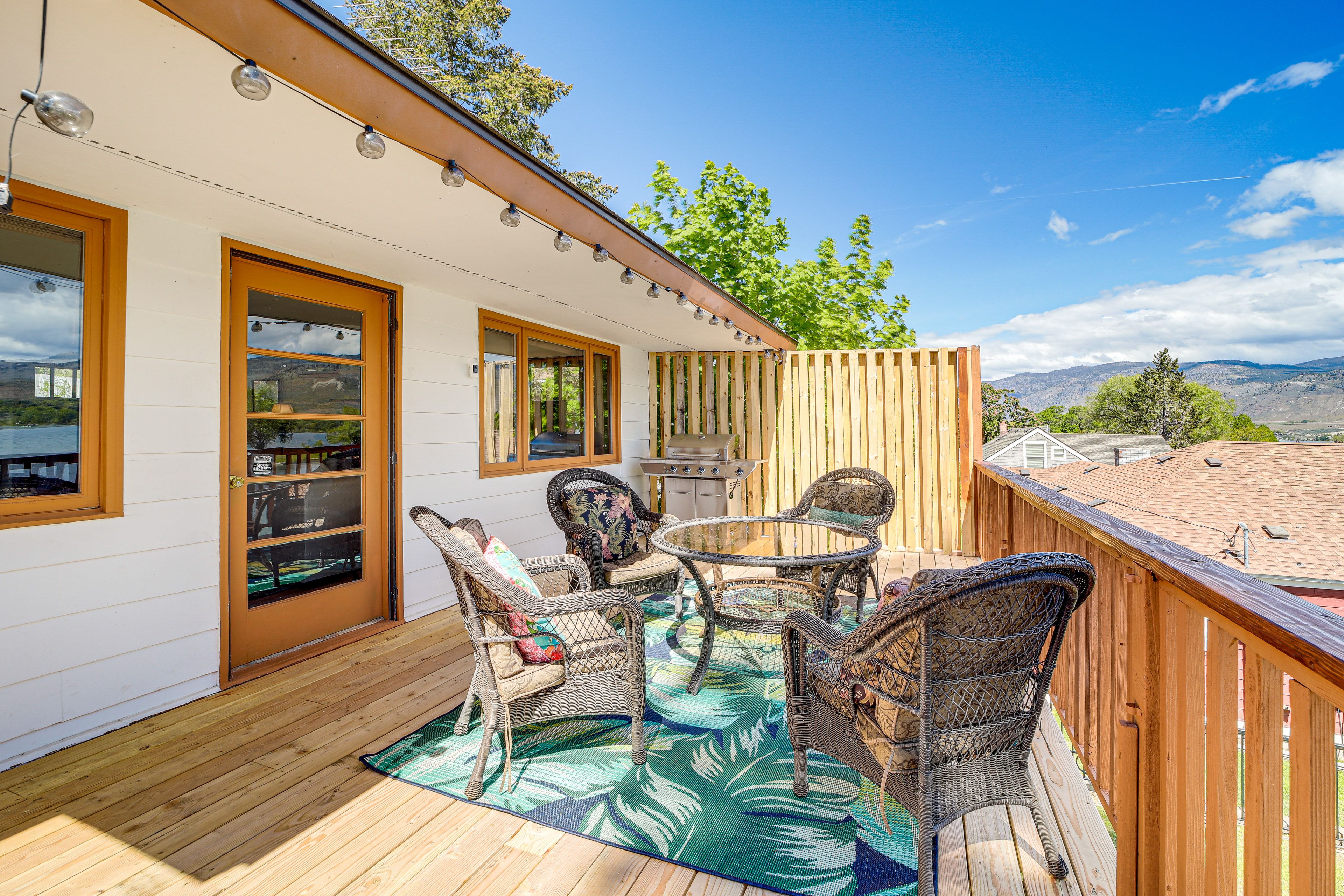 Deck | Gas Grill | Dining Area | Lake View