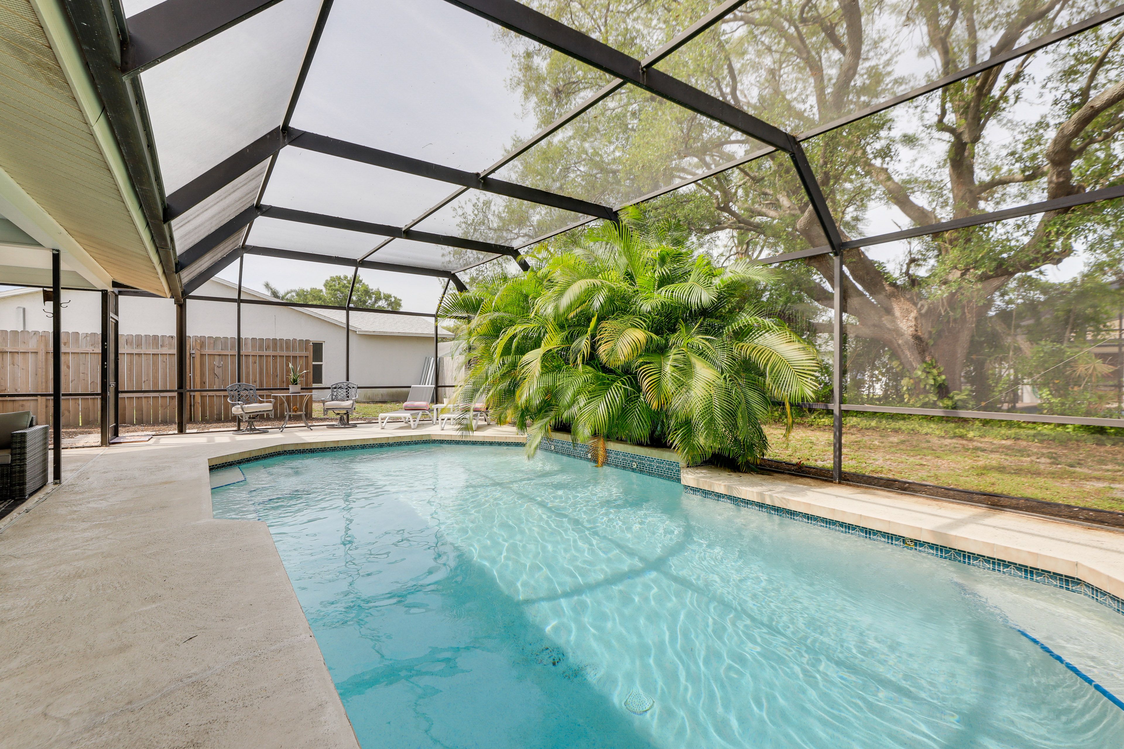 Private Pool (Depth 3'-6')