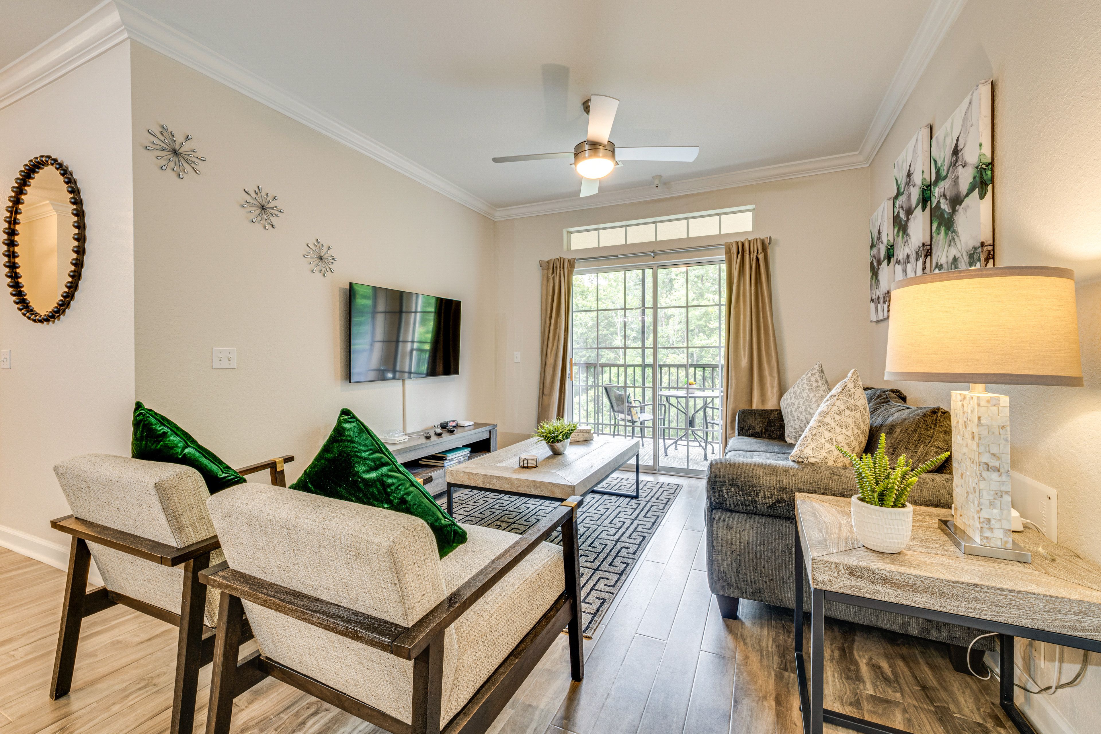 Living Room | Queen Sleeper Sofa | Central Heating & A/C | Smart TV