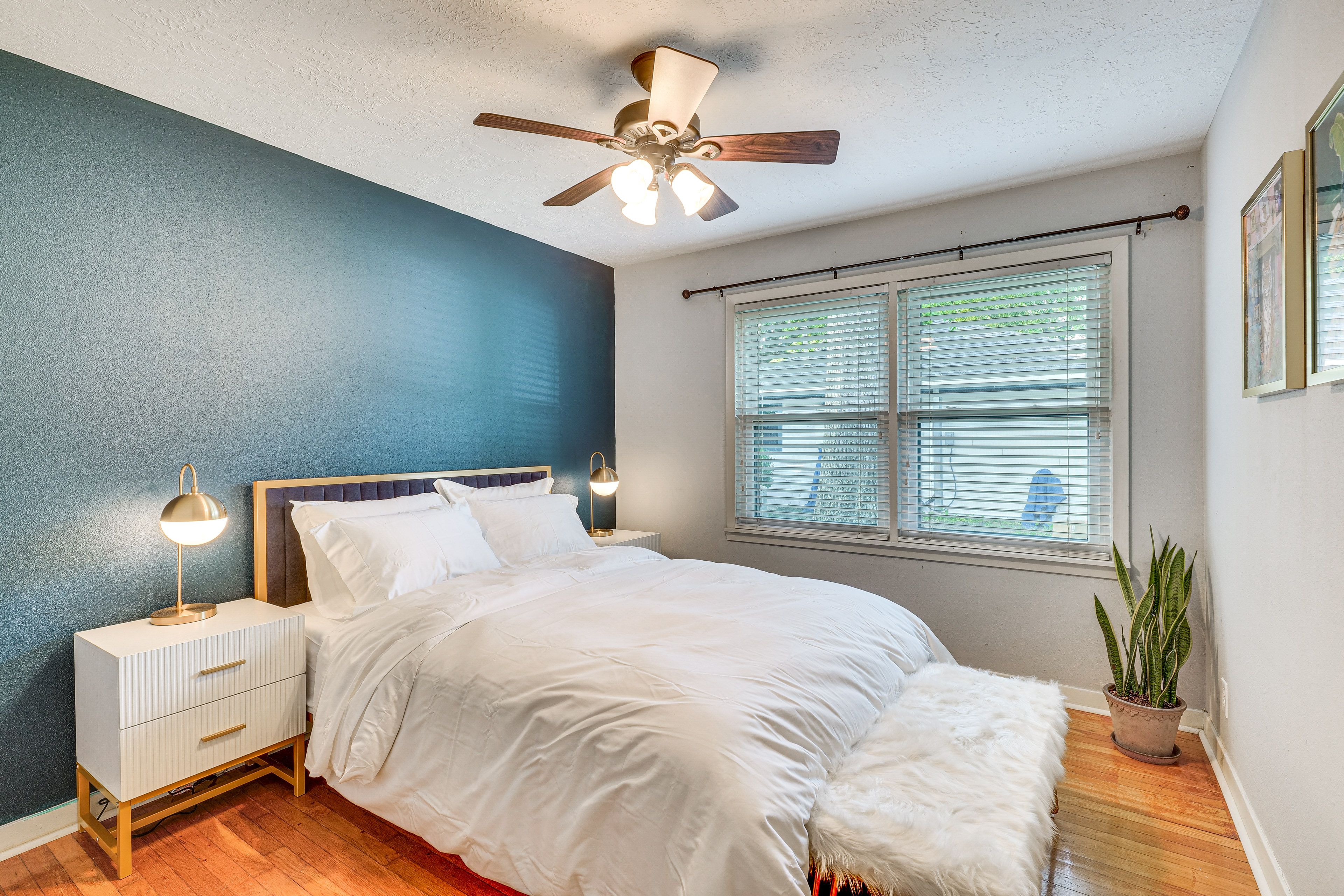 Bedroom 2 | Queen Bed