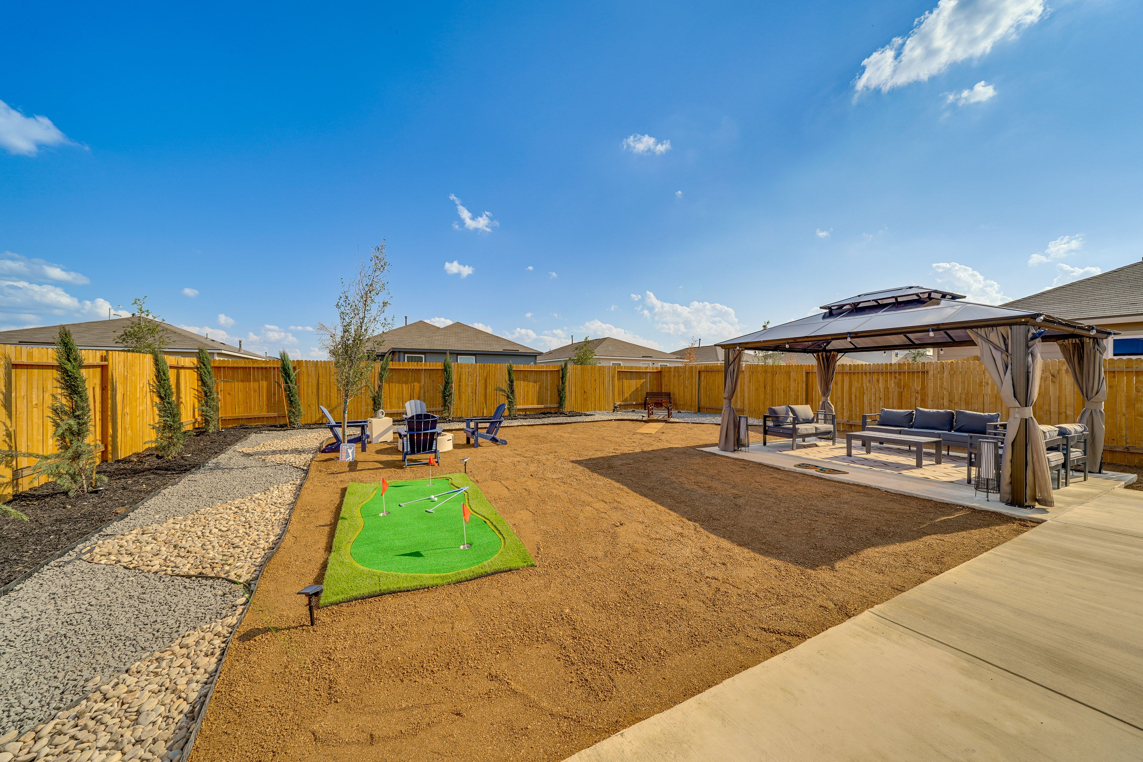 San Antonio Vacation Rental | 2BR | 2BA | Half Step to Enter | 996 Sq Ft