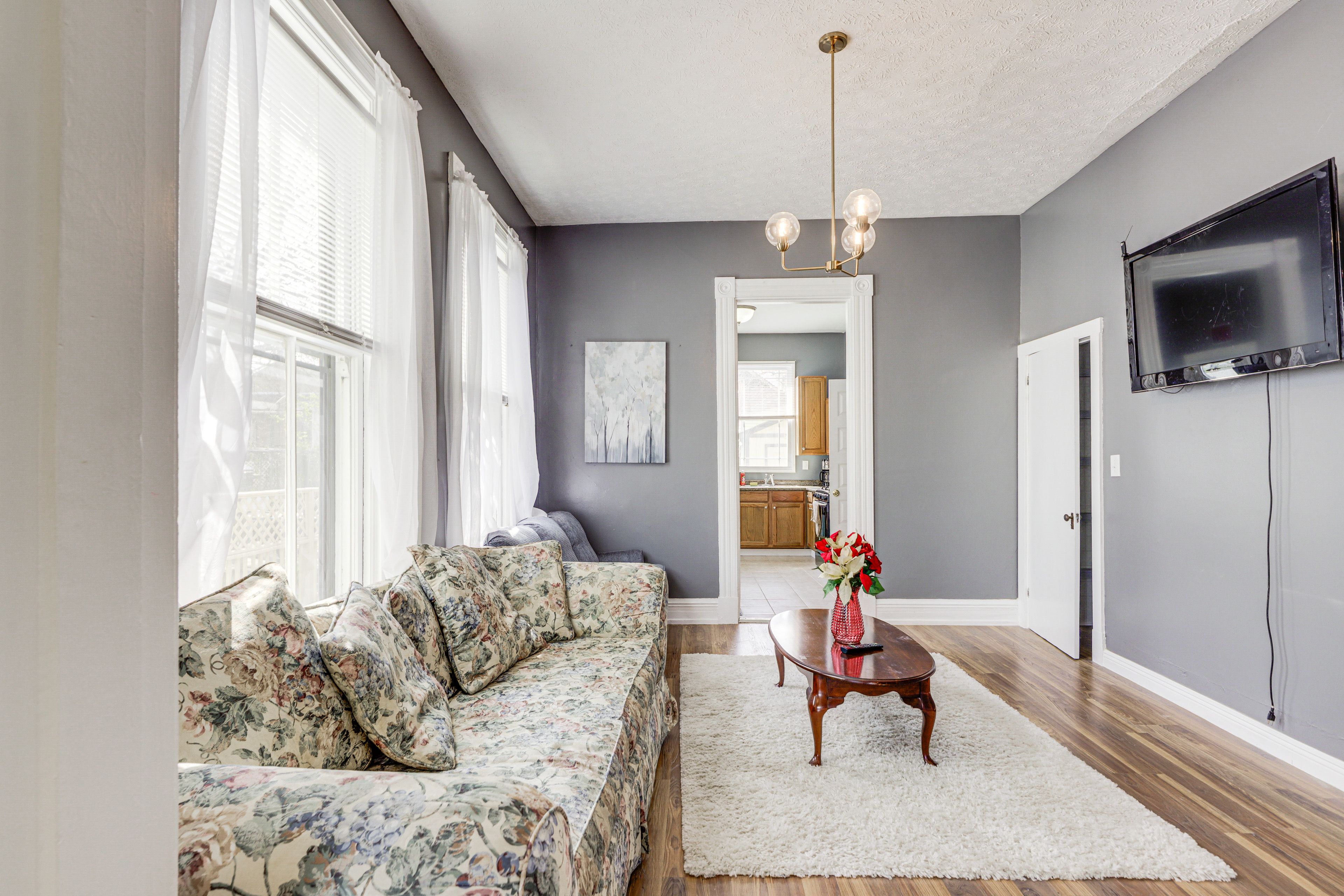 Living Room | 1st Floor | Smart TV | Central Heating & A/C | Free WiFi