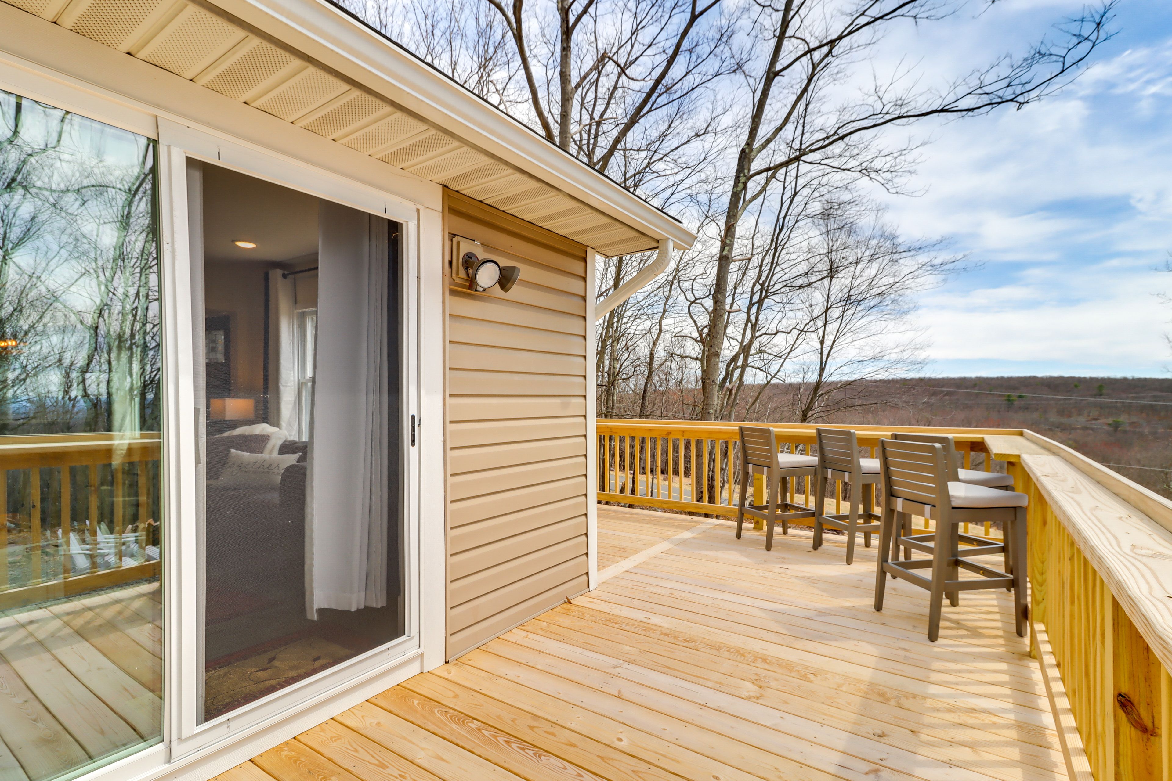 Cabin Exterior | Wraparound Deck | Dining Area