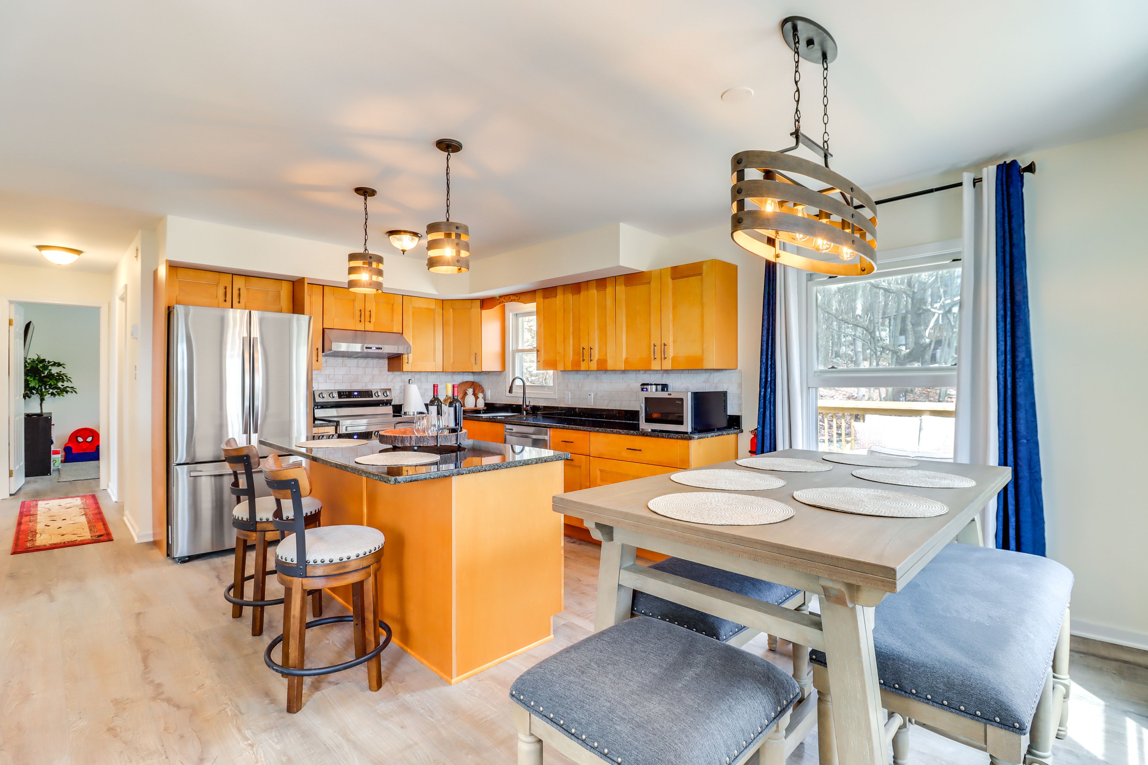 Dining Area | Kitchen