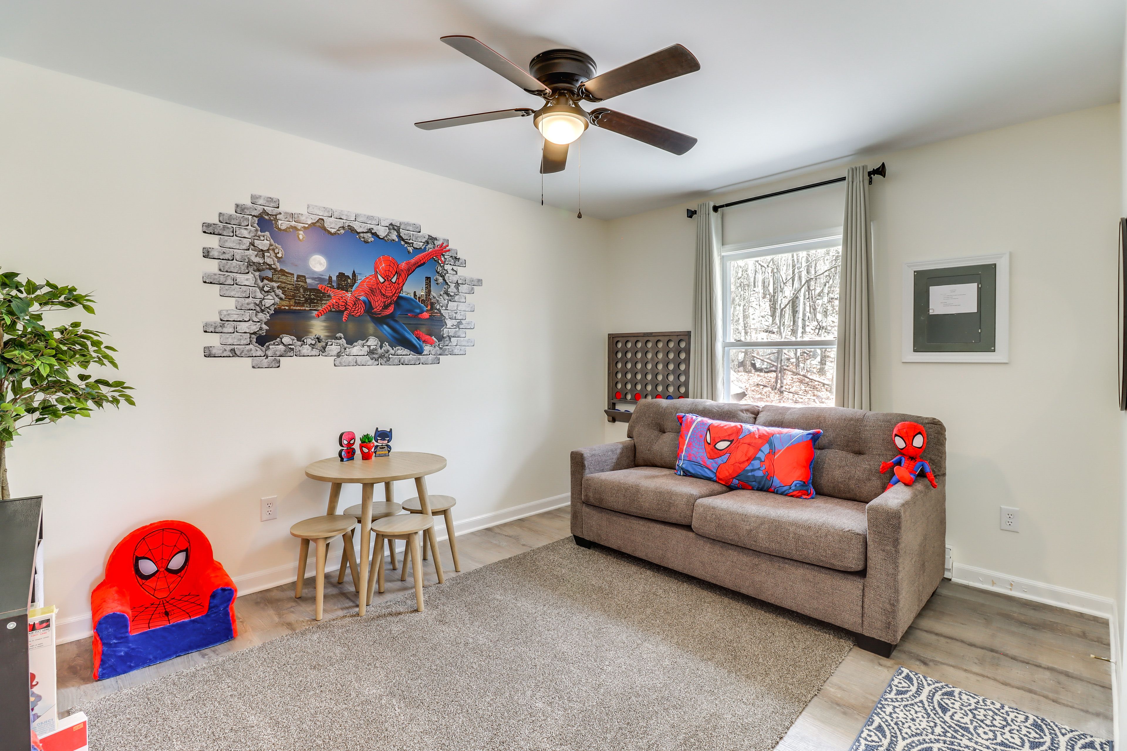 Kids Game Room | Smart TV w/ Cable | Laundry | Detergent Provided | 1st Floor