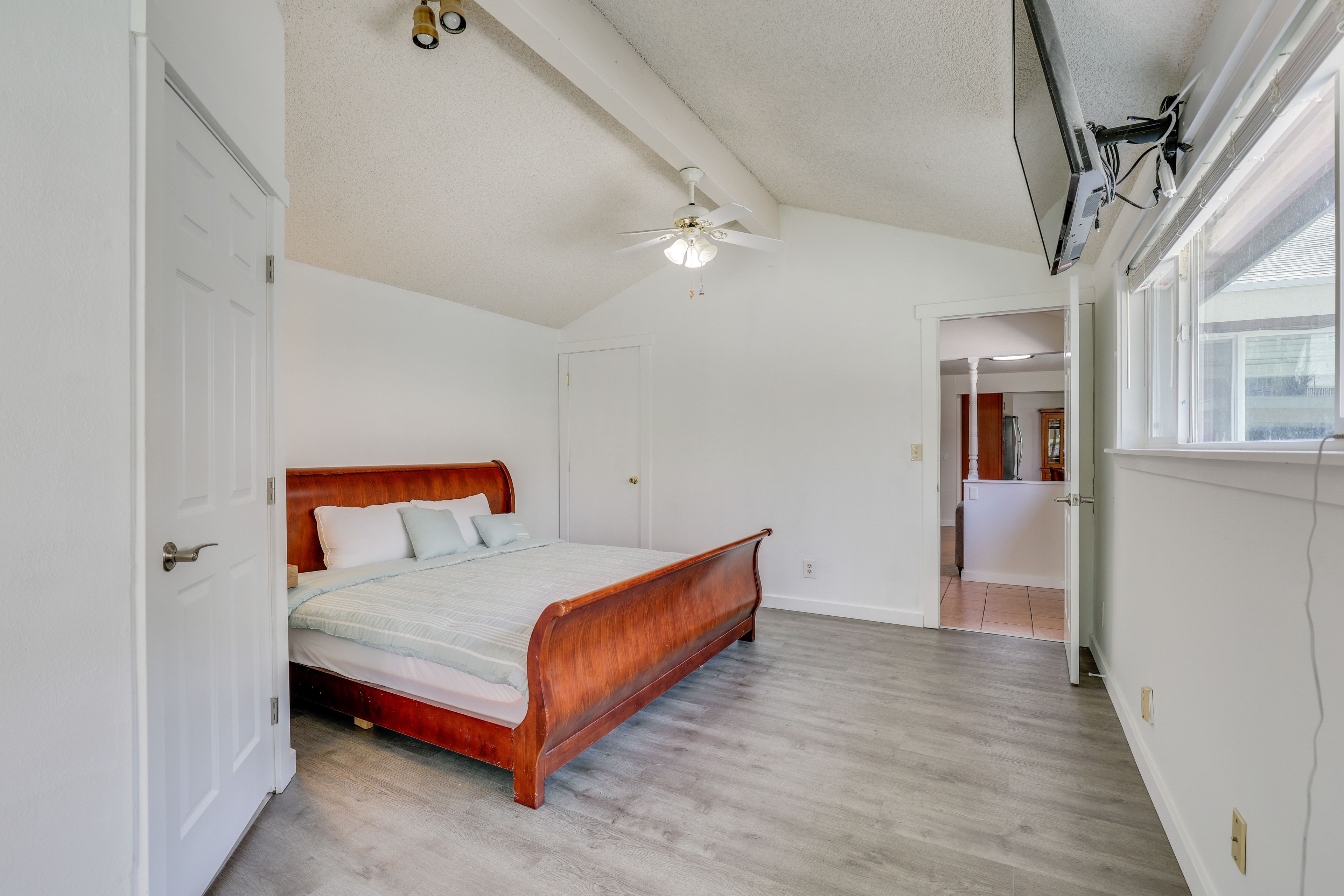 Bedroom 2 | King Bed