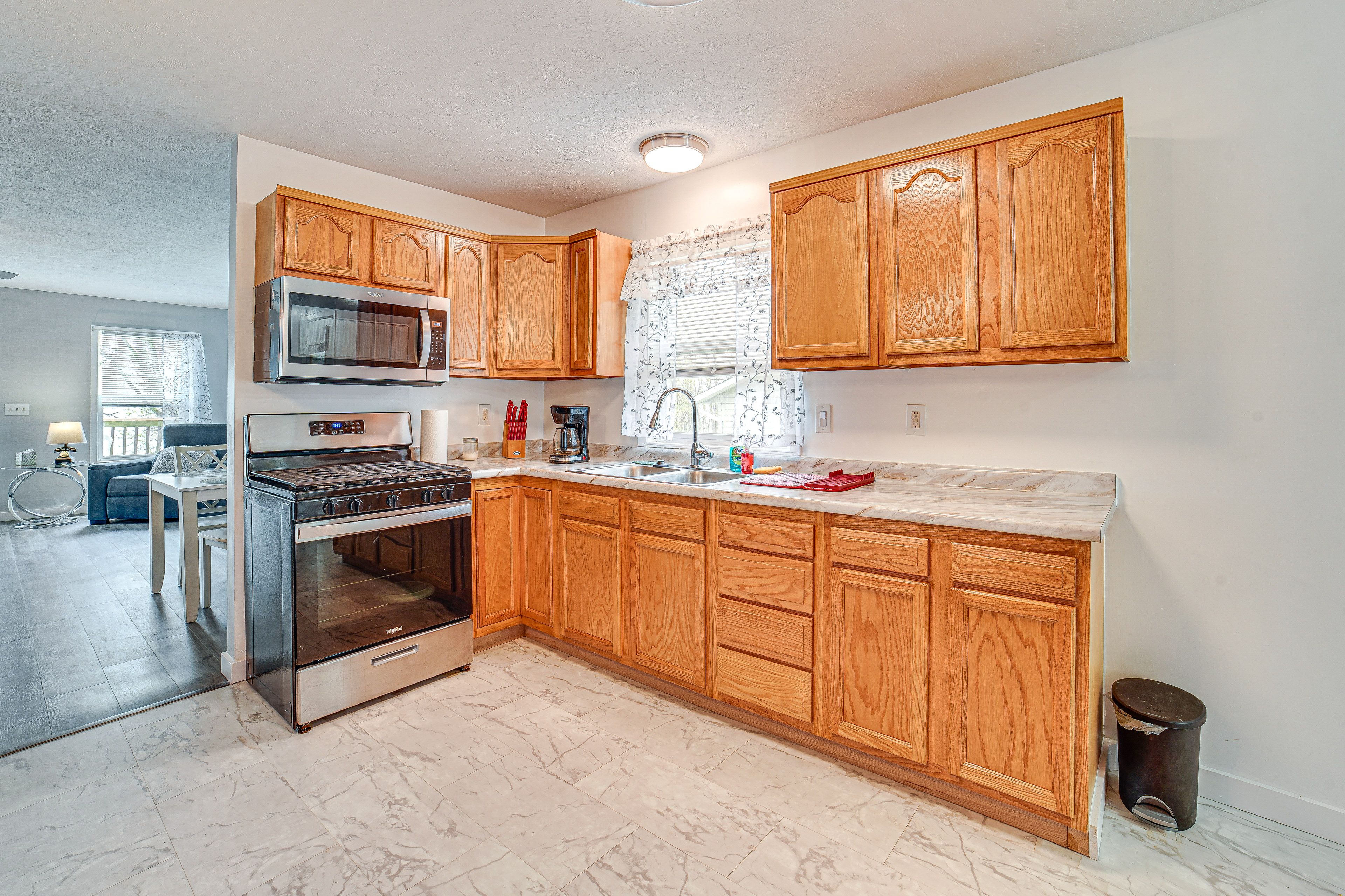 Kitchen | Cooking Basics | Drip & Pod Coffee Makers | Microwave | Ice Maker