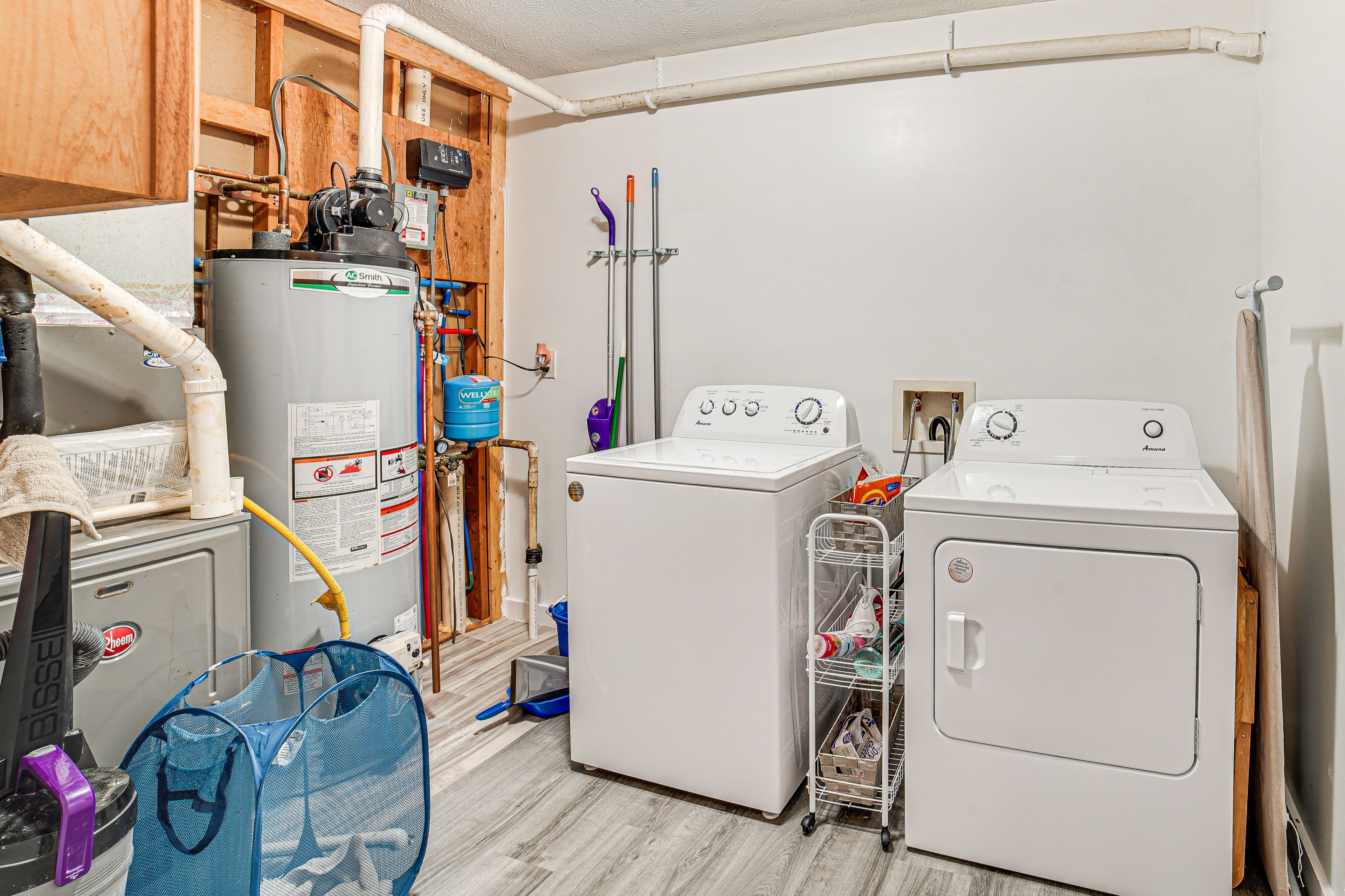 Laundry Area | Washer/Dryer | Hangers | Iron/Board | Trash Bags/Paper Towels