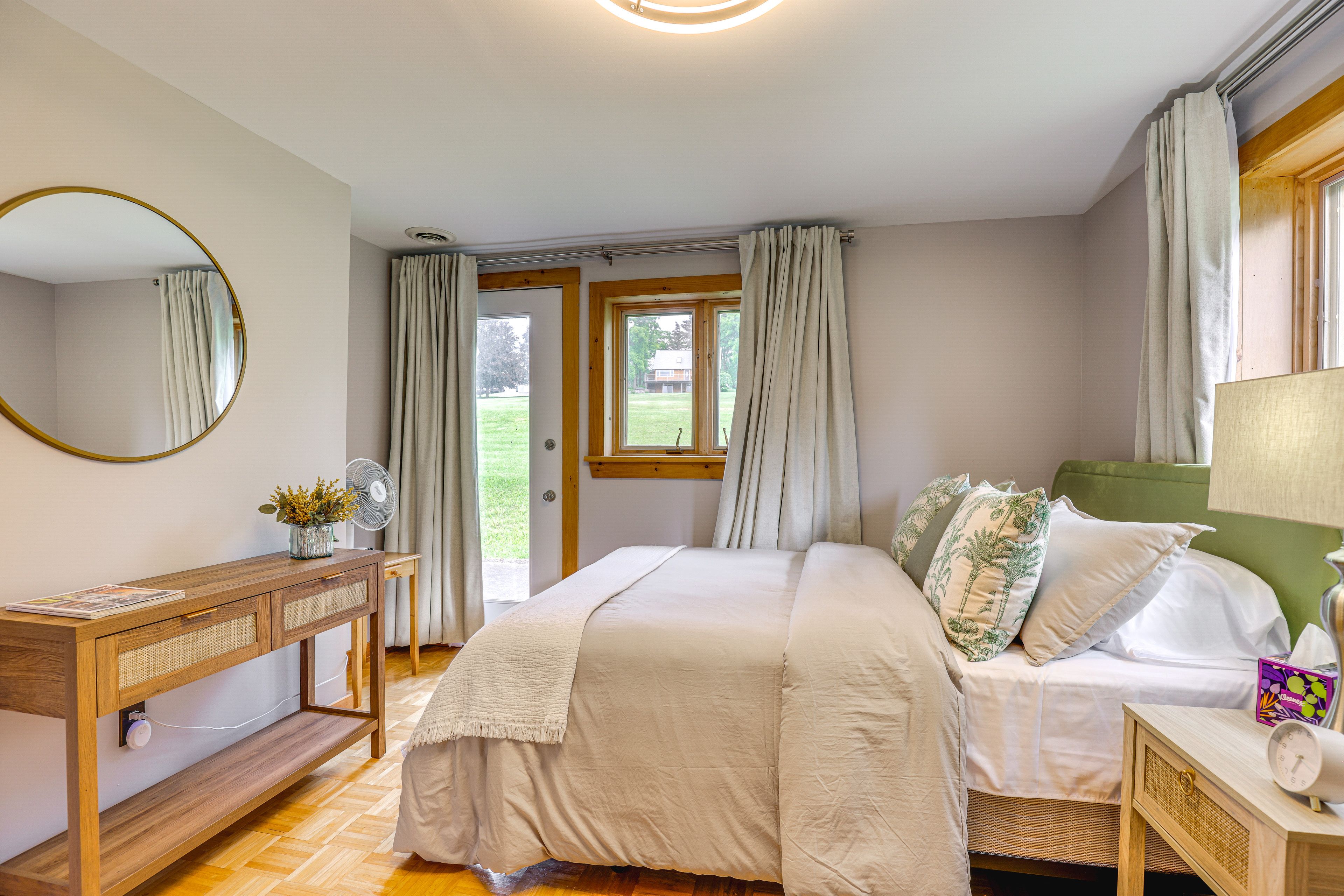 Bedroom 2 | 1st Floor | Queen Bed