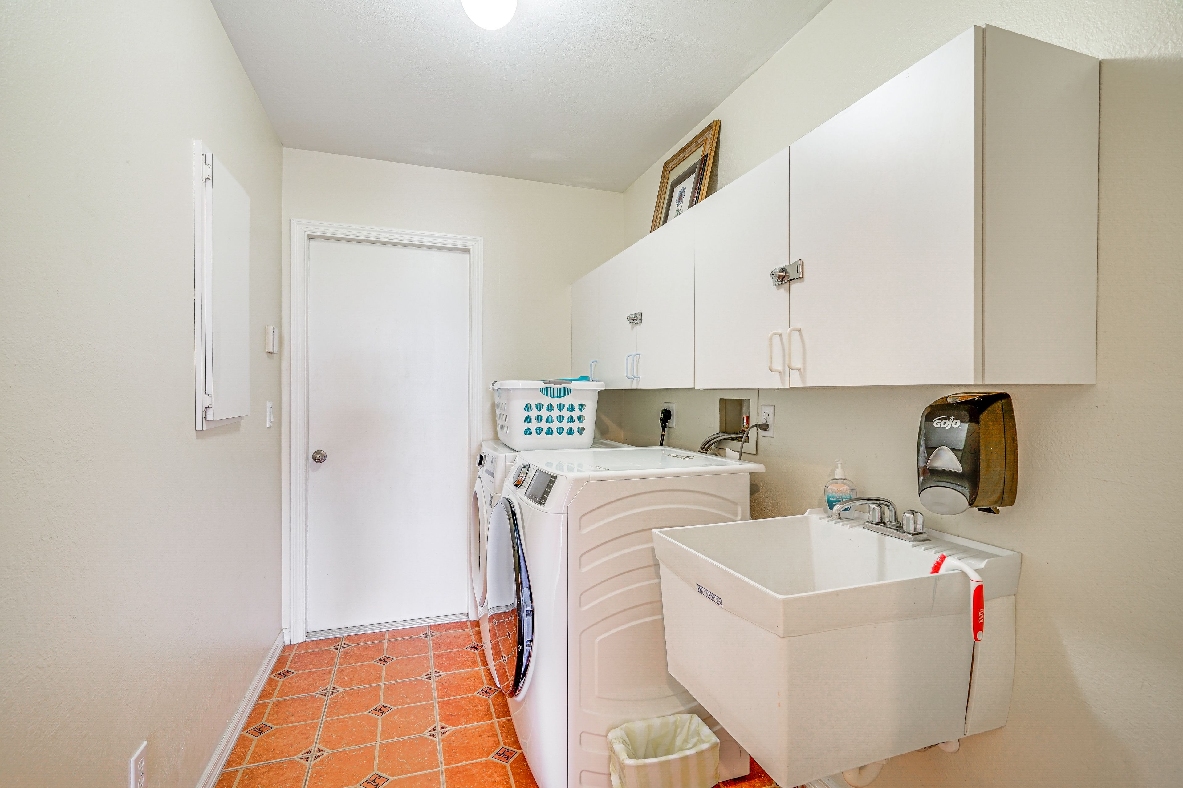 Laundry Room | Washer & Dryer
